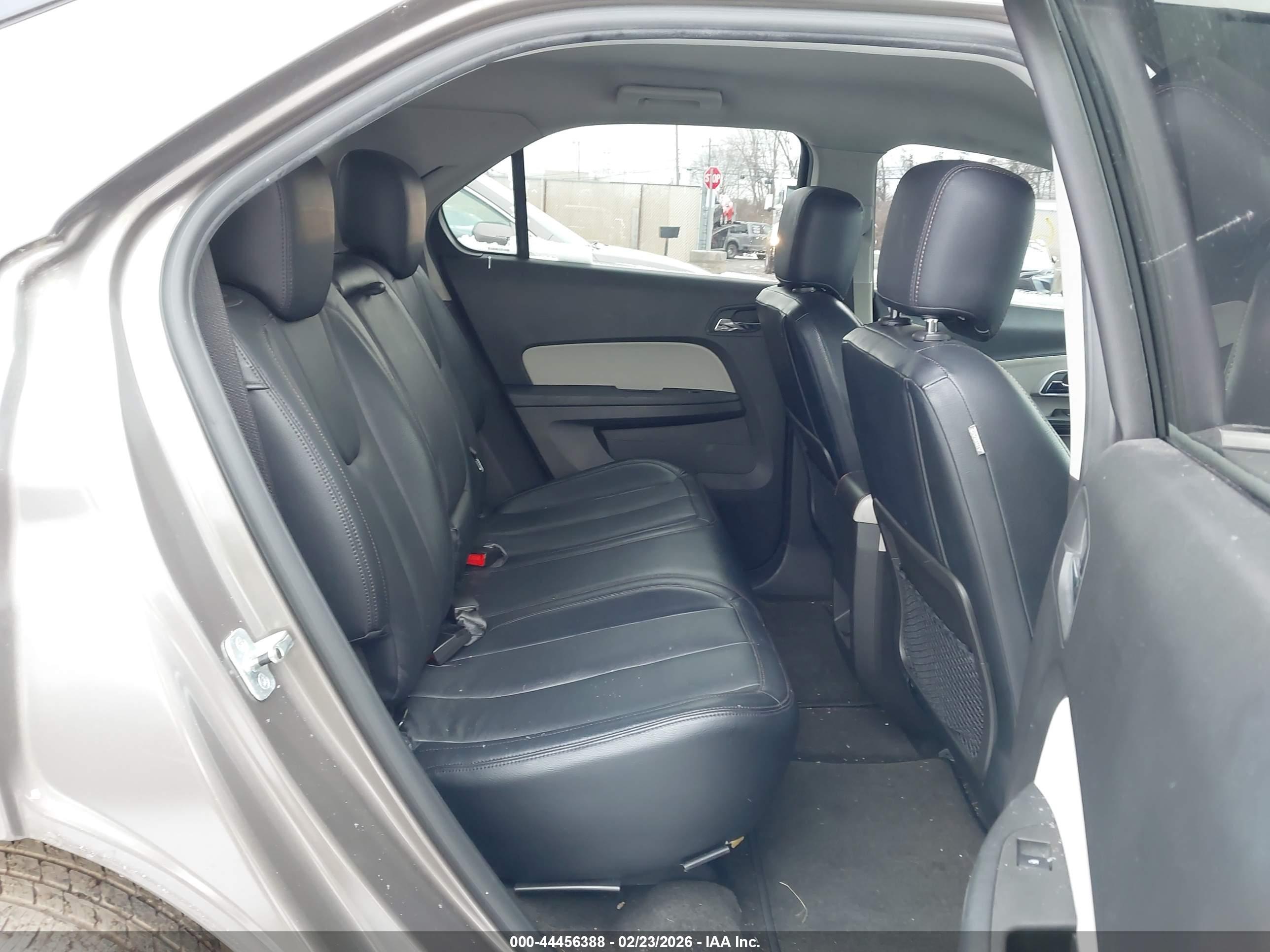 CHEVROLET EQUINOX image 8