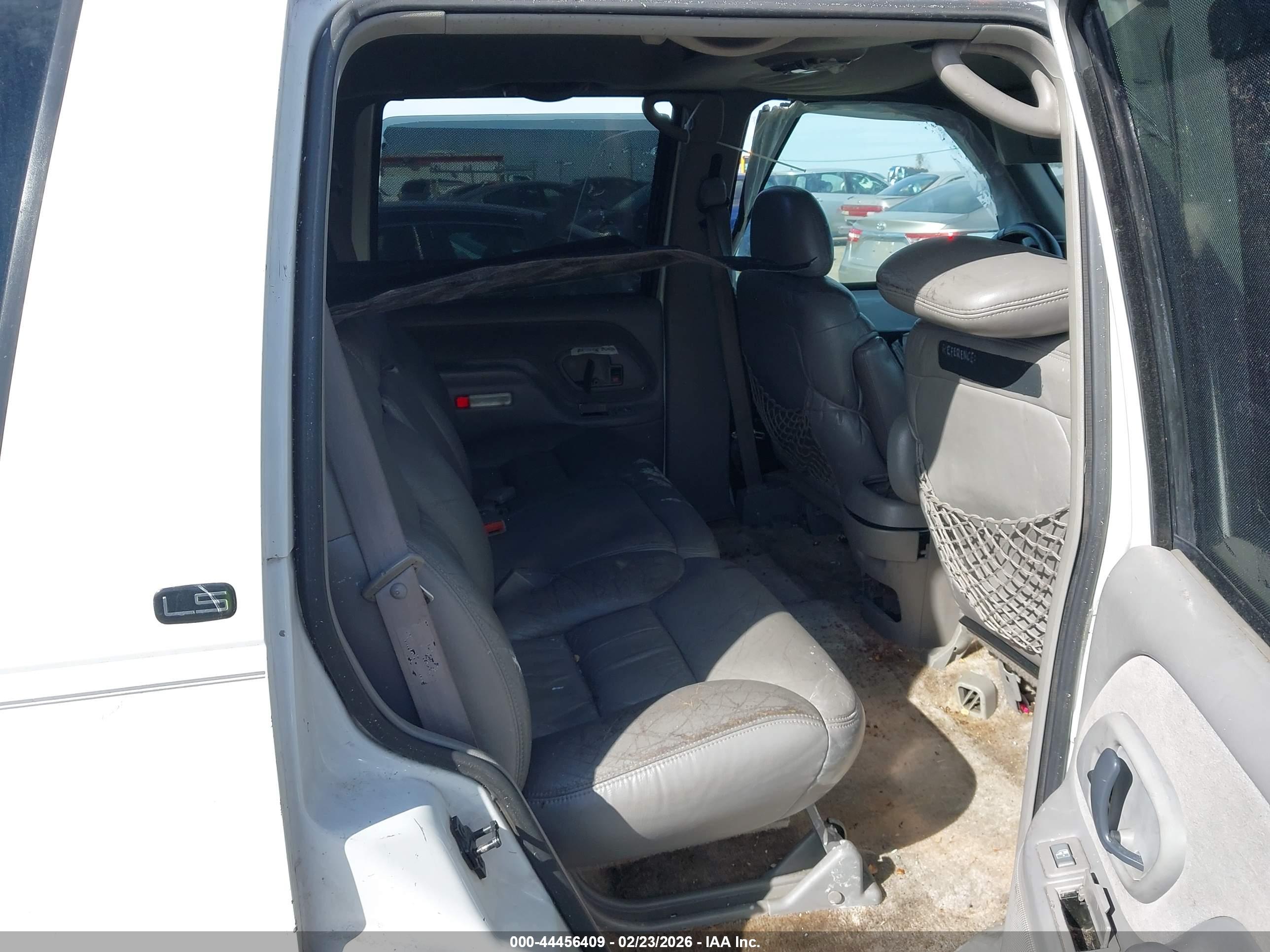 CHEVROLET TAHOE image 8
