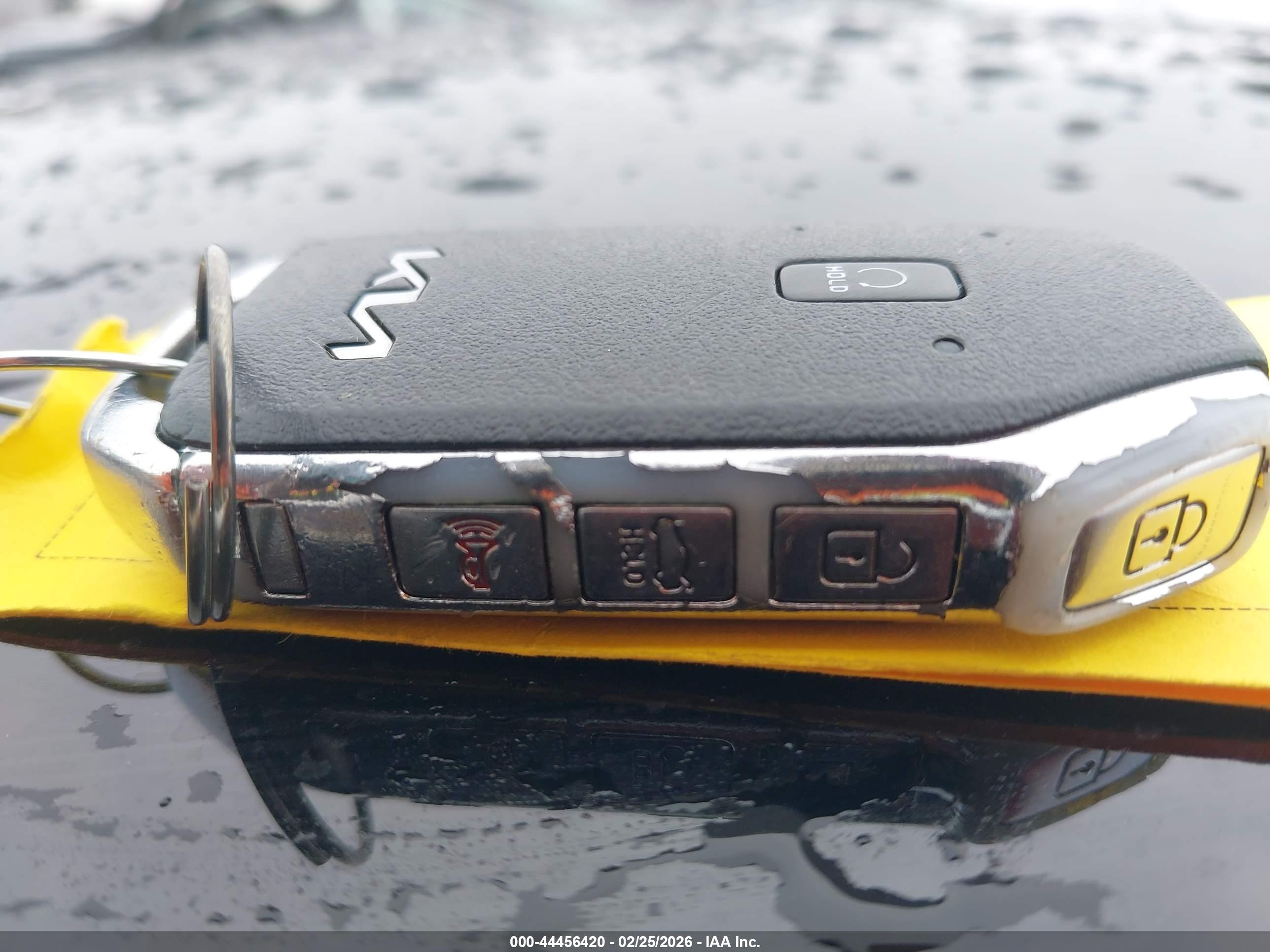 KIA K5 image 11