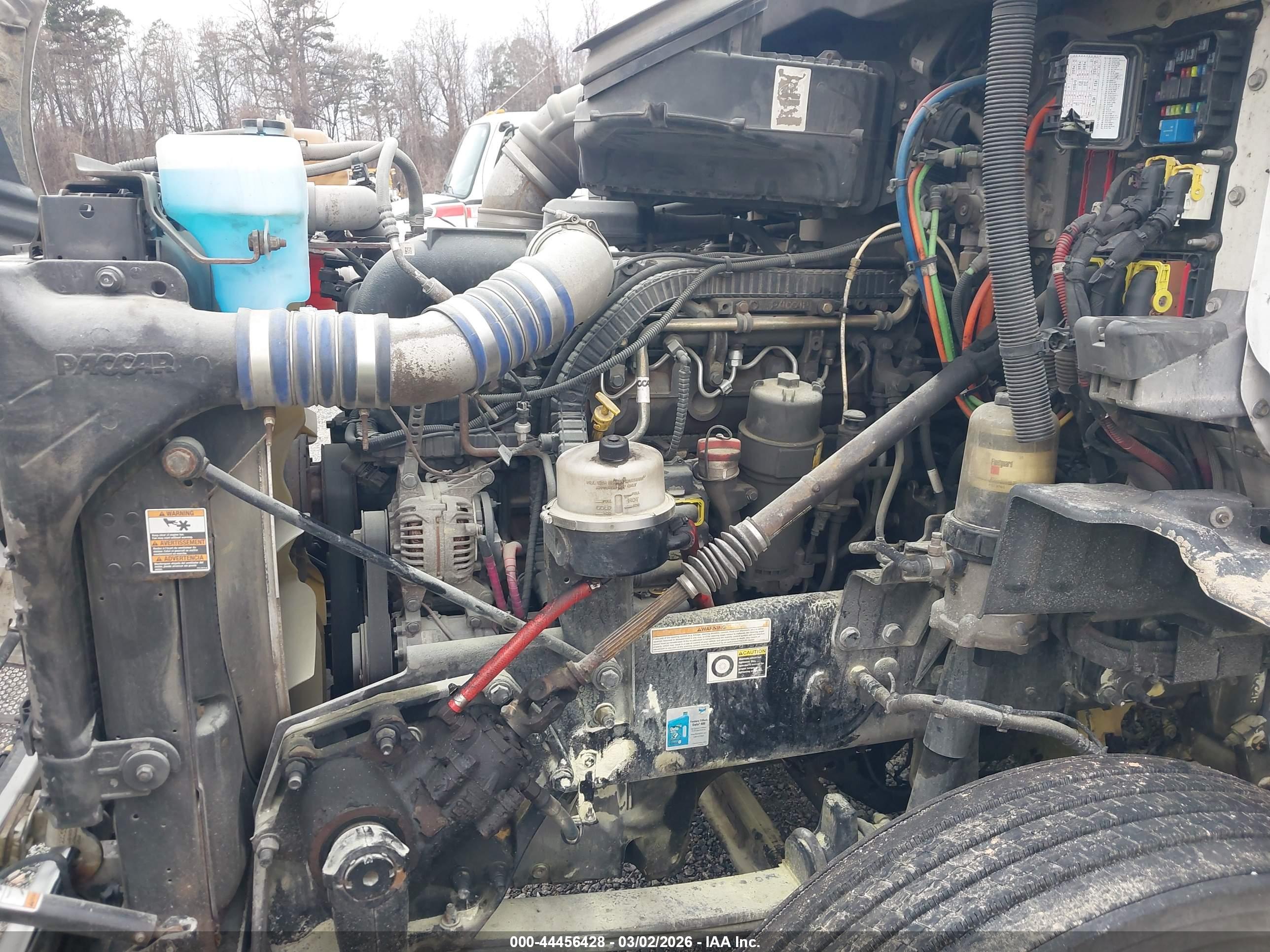 PETERBILT 579 image 10