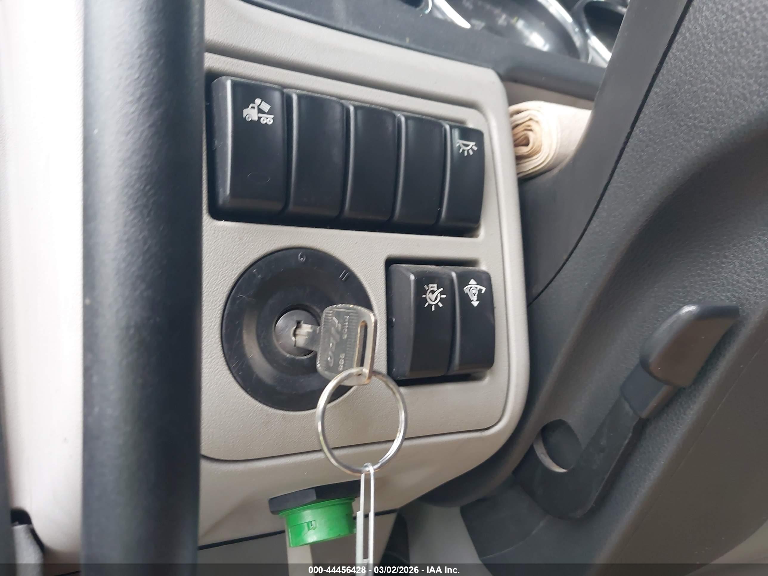 PETERBILT 579 image 11