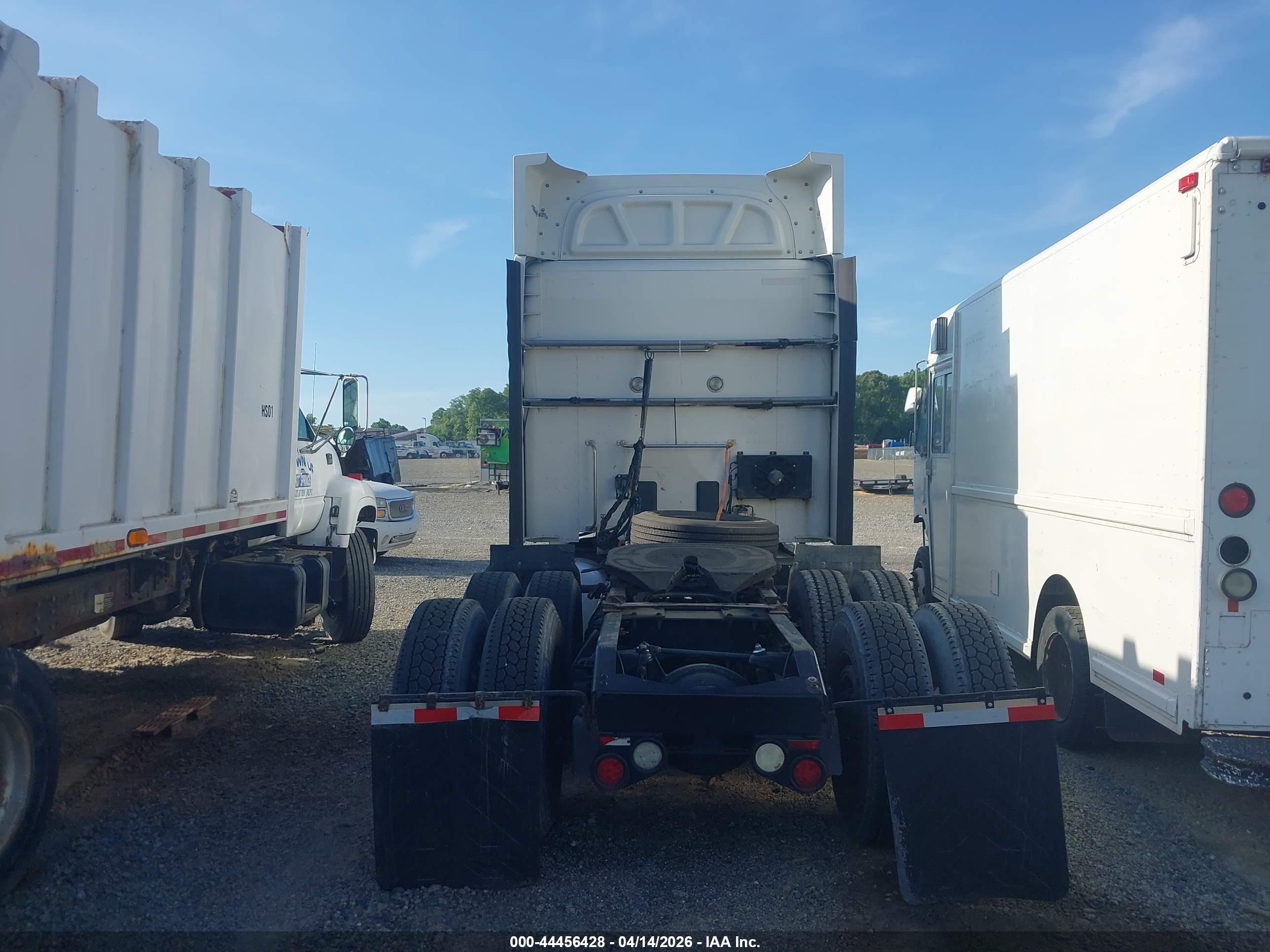 PETERBILT 579 image 8