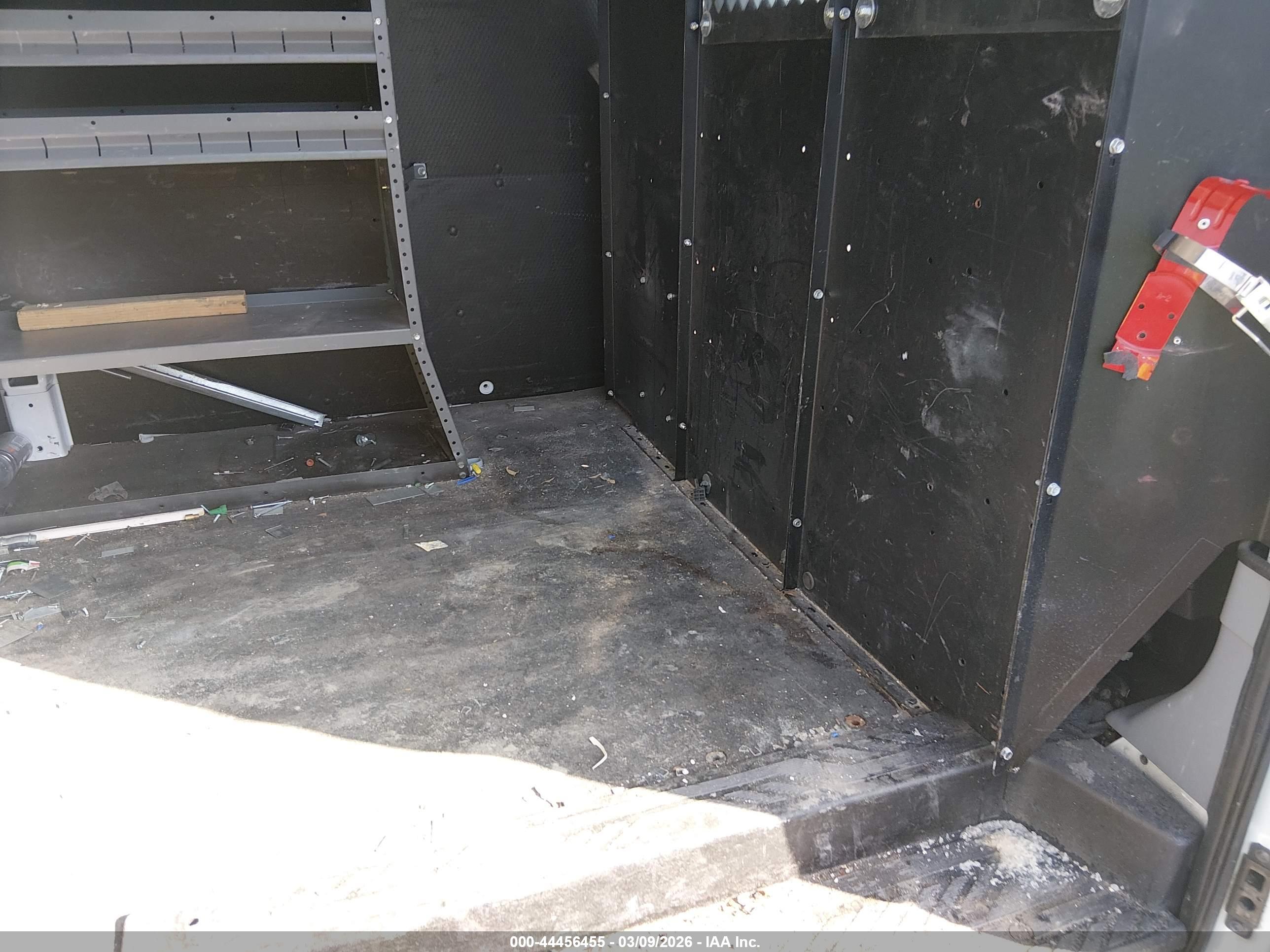 FORD TRANSIT-150 image 8