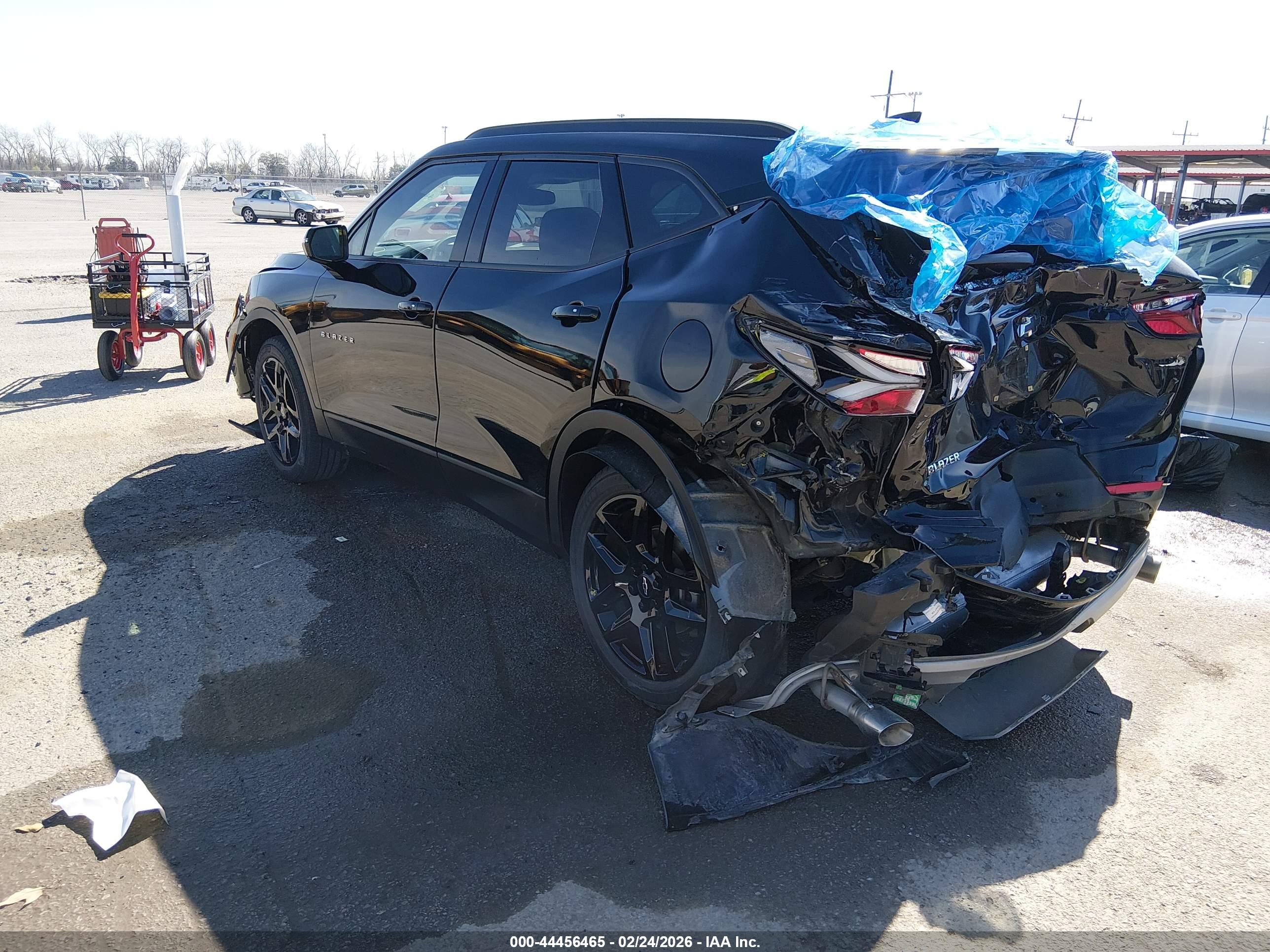 CHEVROLET BLAZER image 3