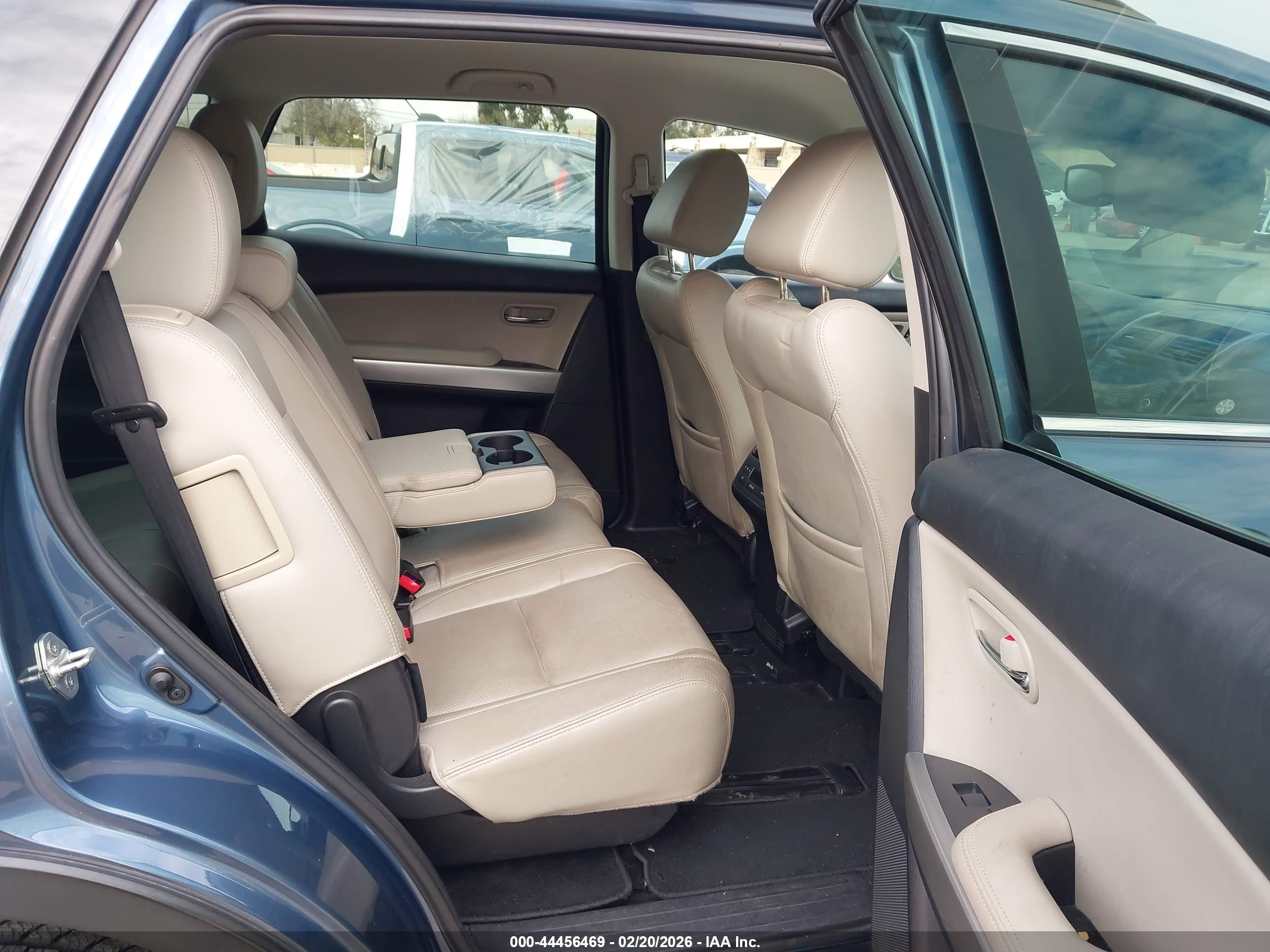MAZDA CX-9 image 8