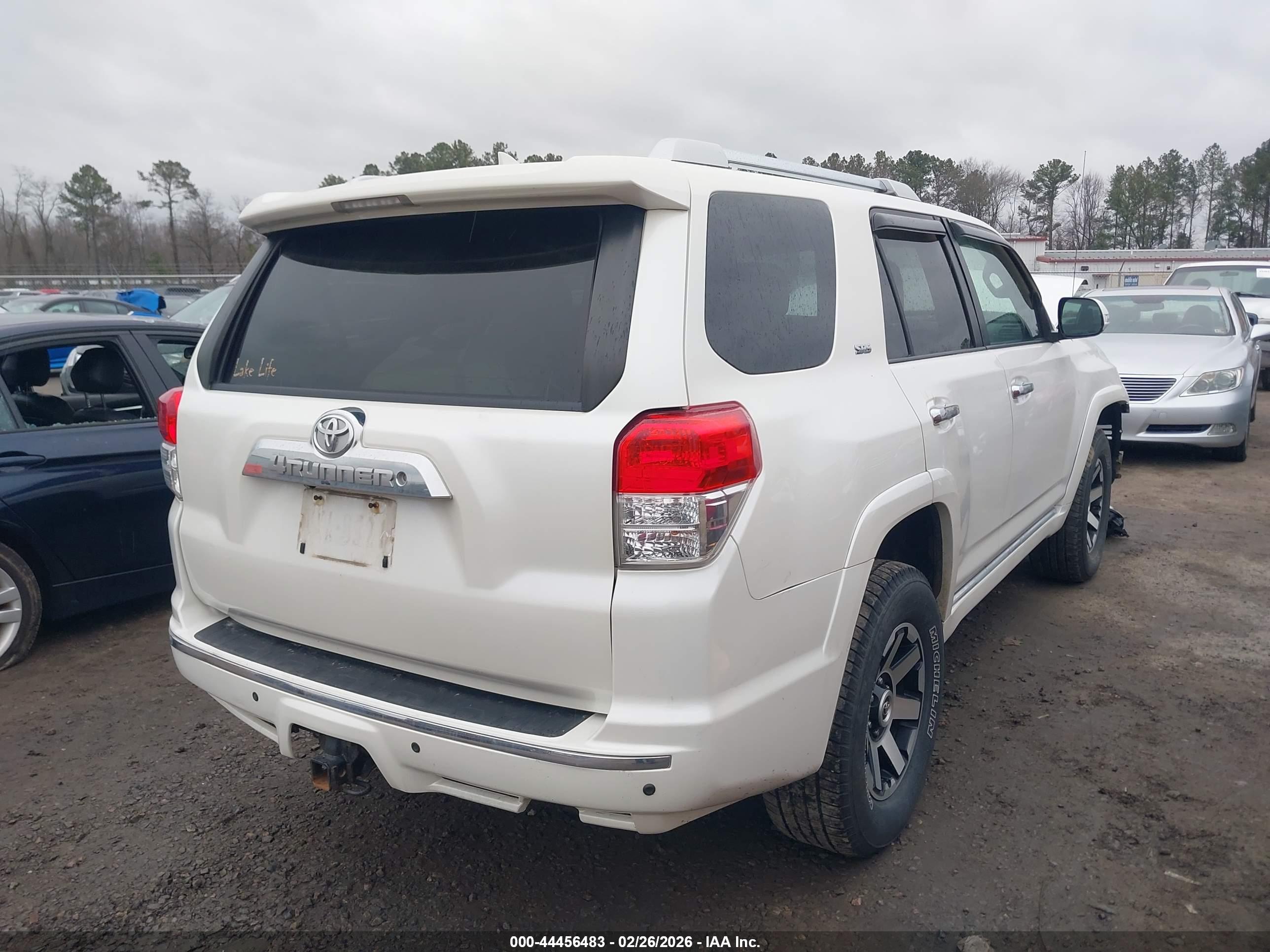 TOYOTA 4RUNNER image 4