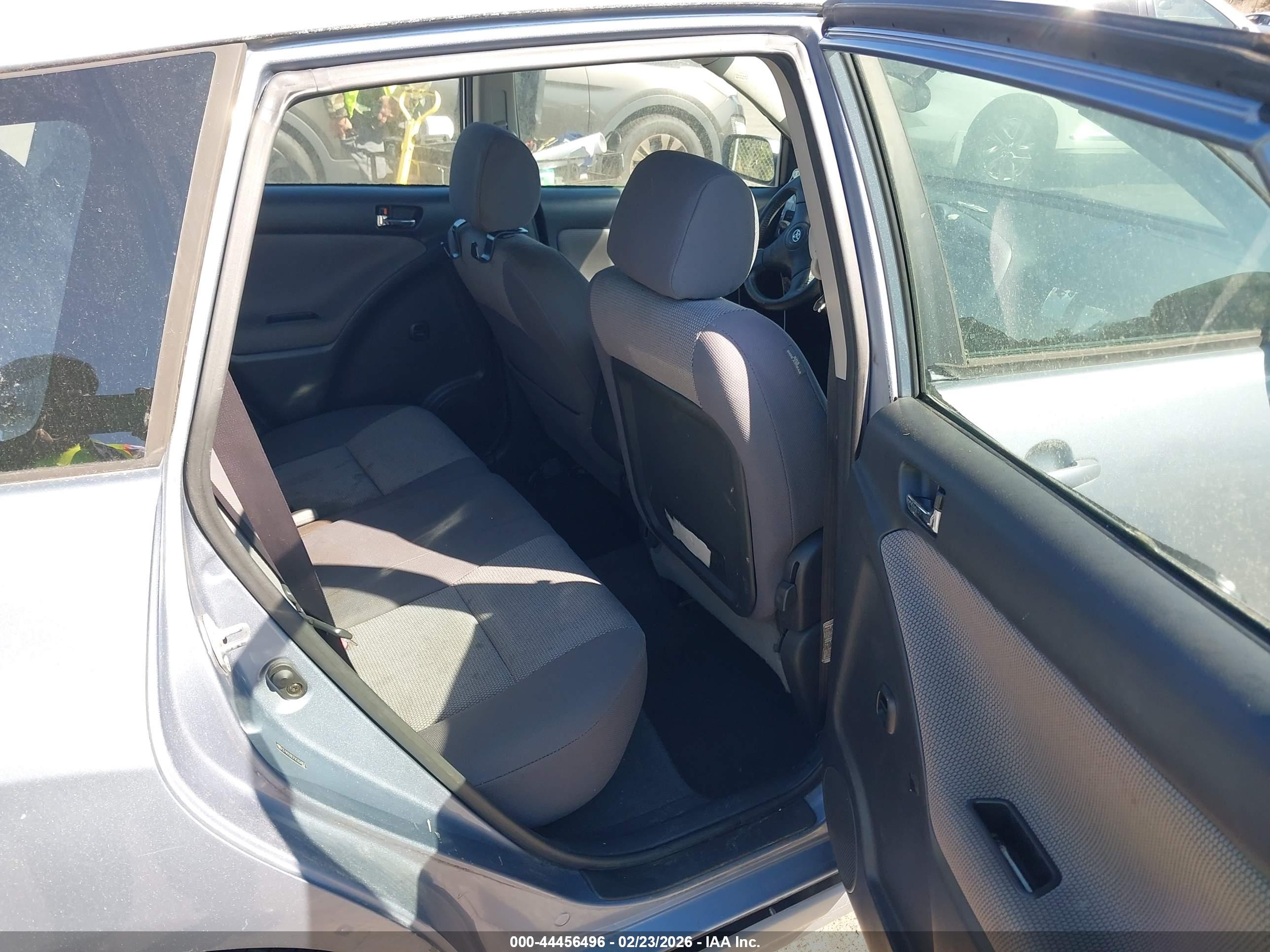 TOYOTA MATRIX image 8