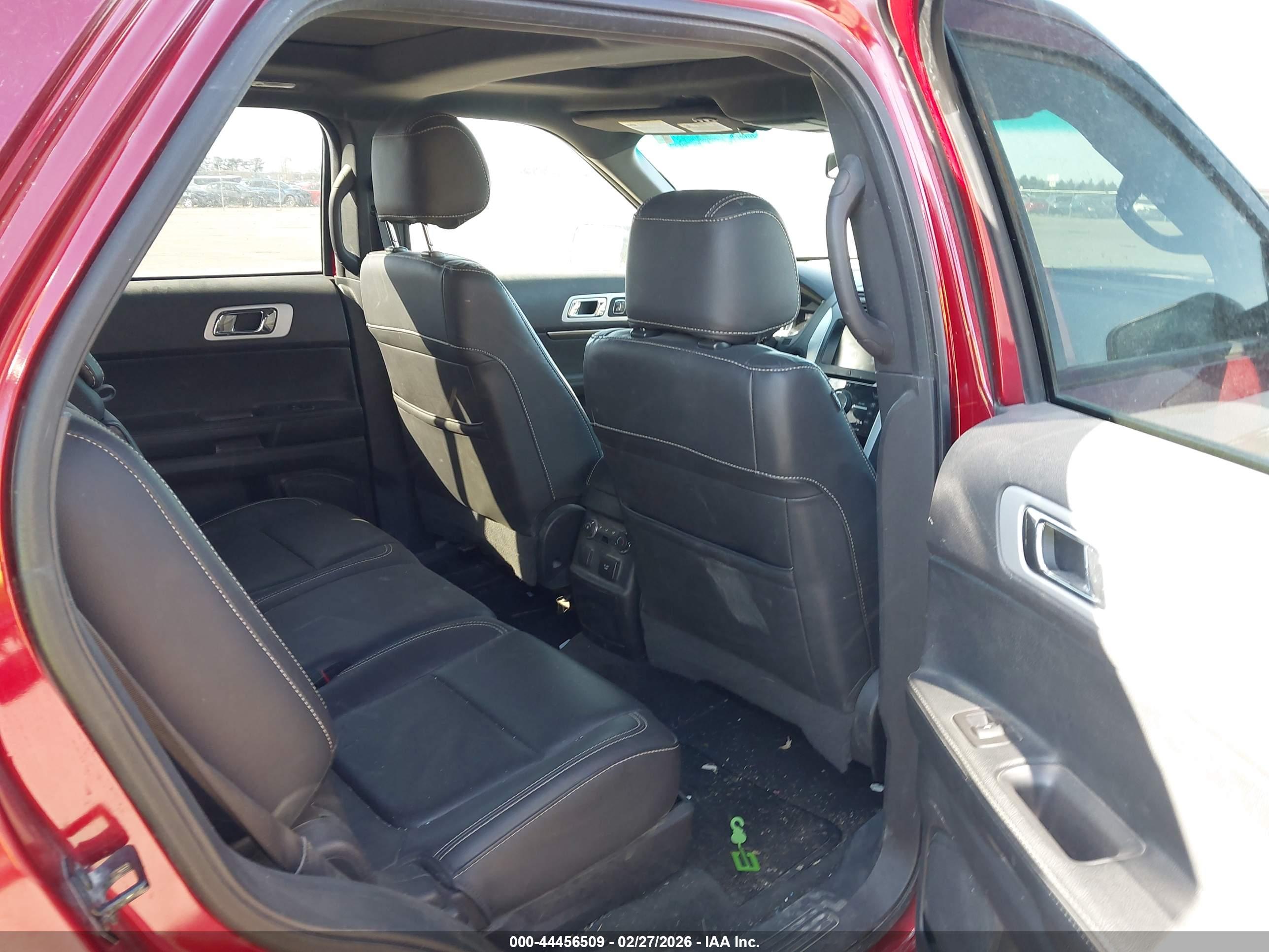 FORD EXPLORER image 8