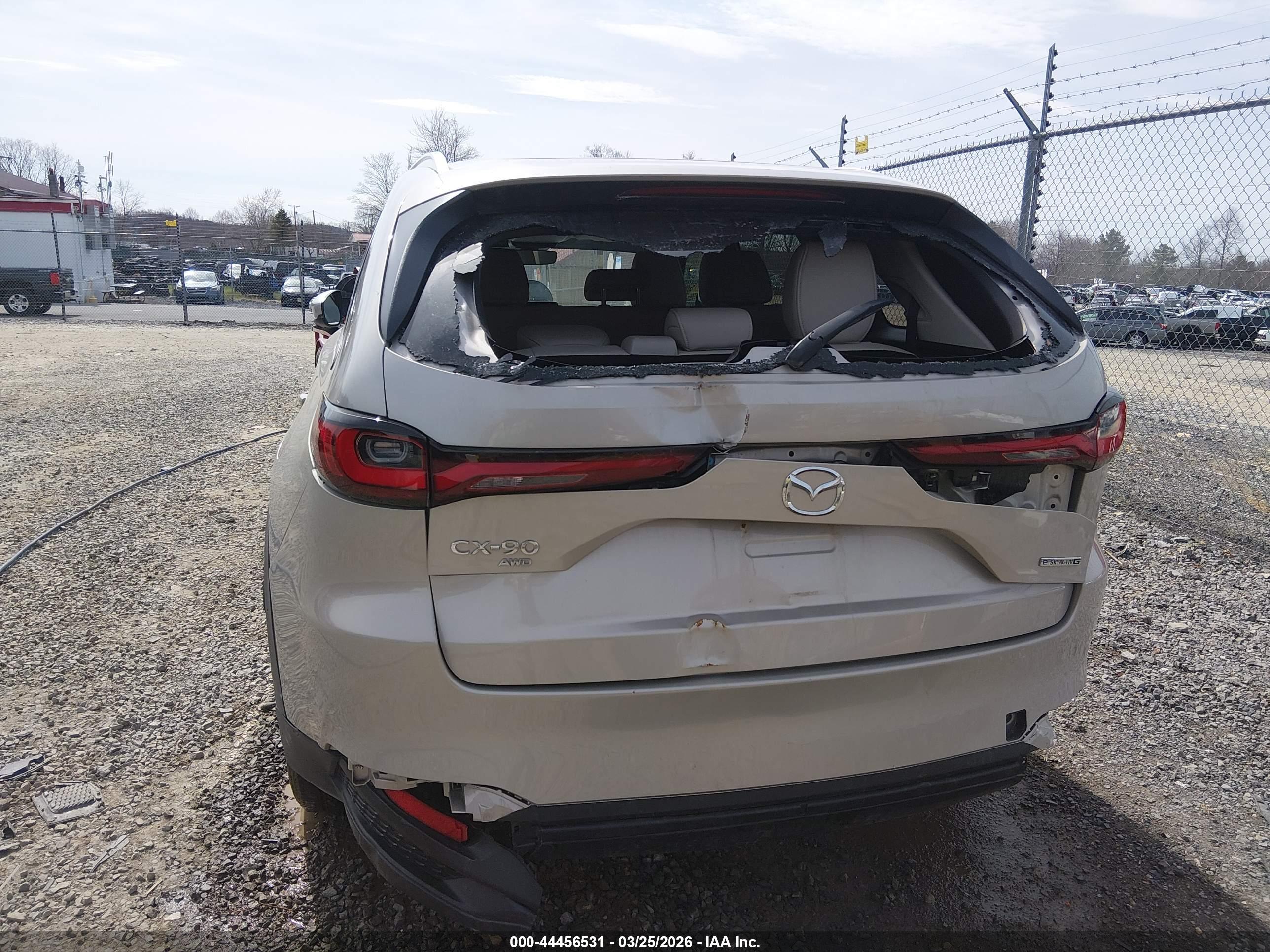 MAZDA CX-90 image 6