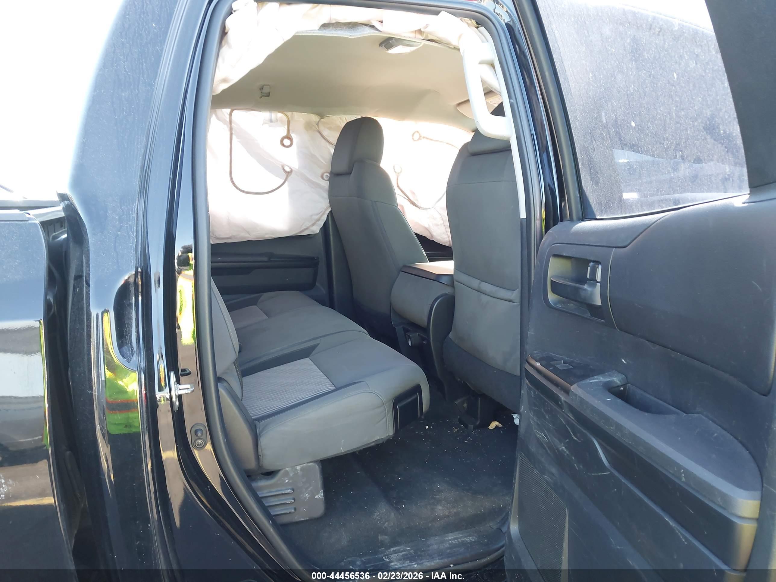 TOYOTA TUNDRA image 8