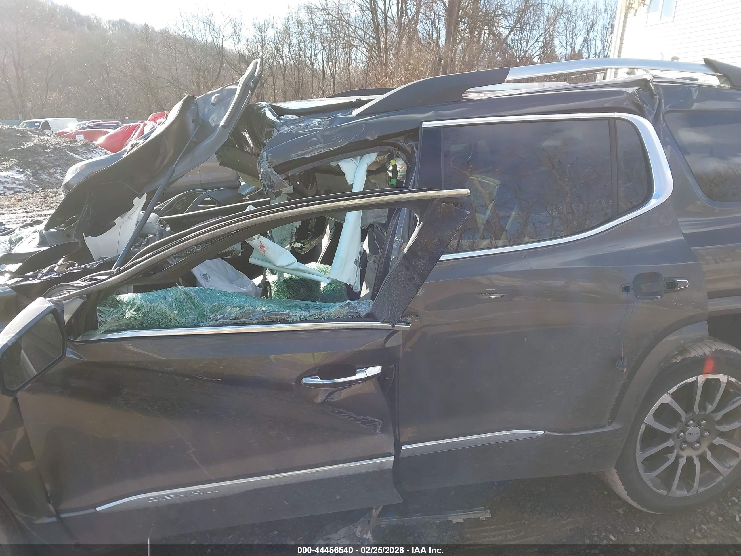 GMC ACADIA image 6
