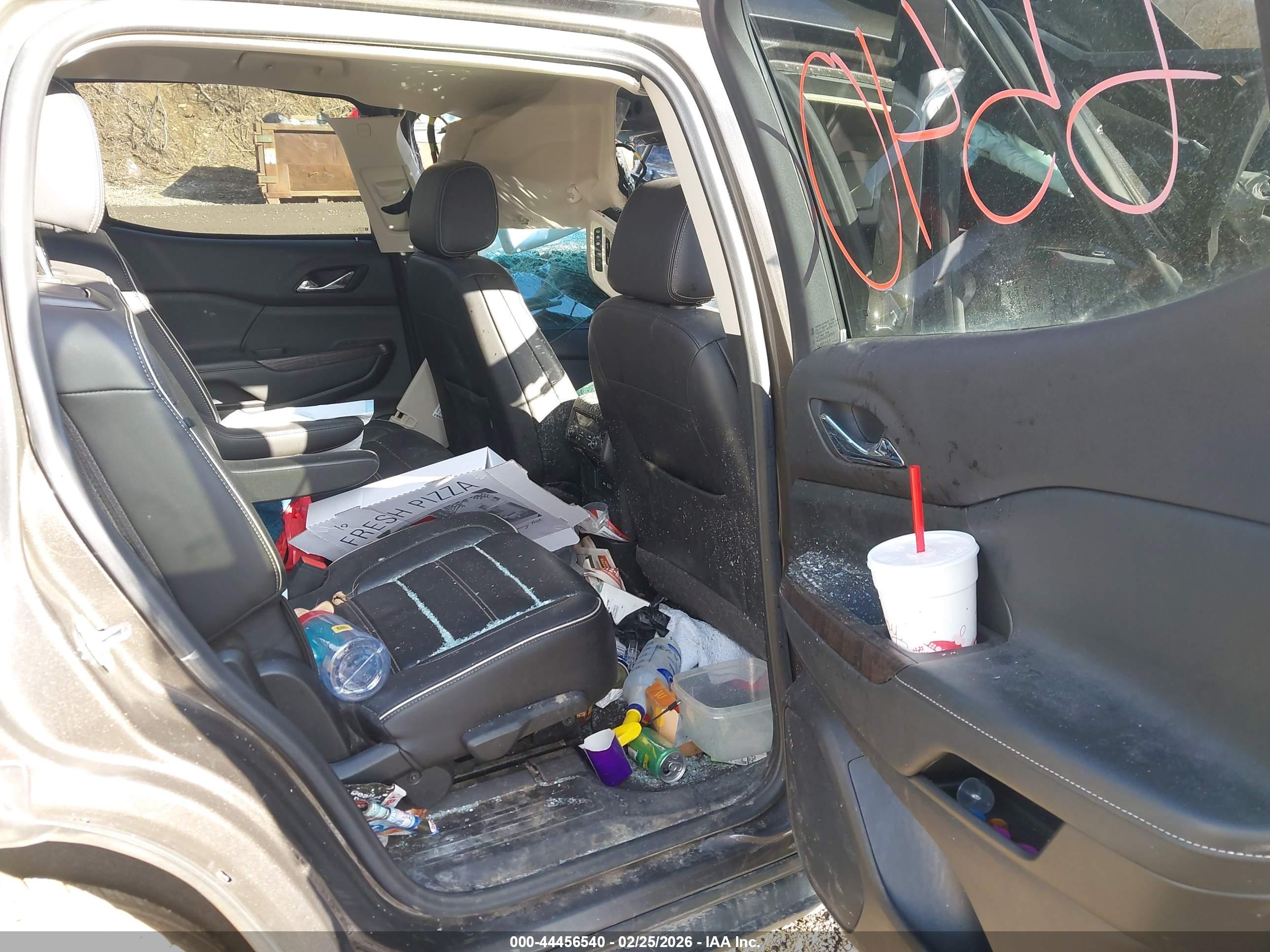 GMC ACADIA image 8