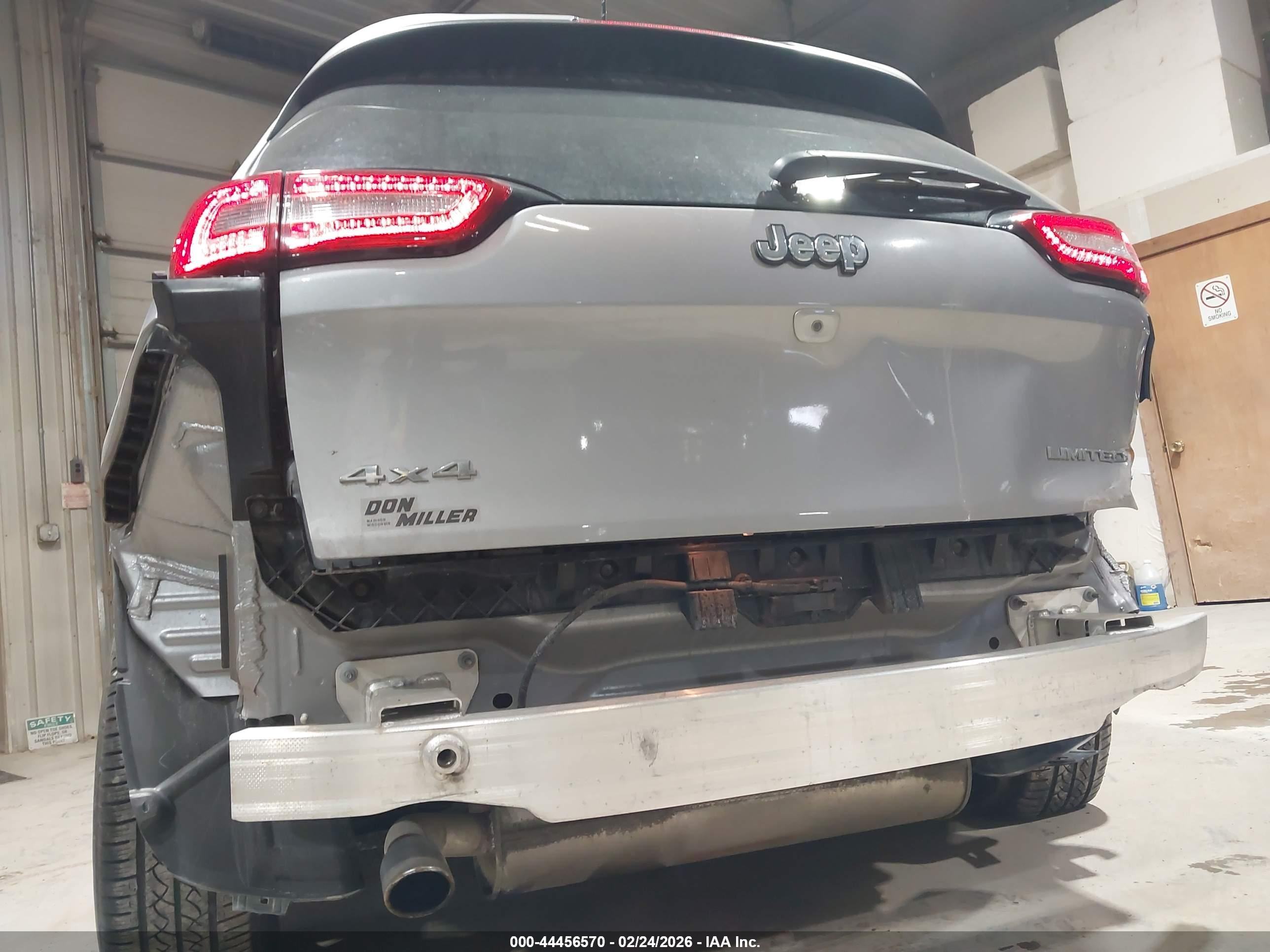 JEEP CHEROKEE image 6