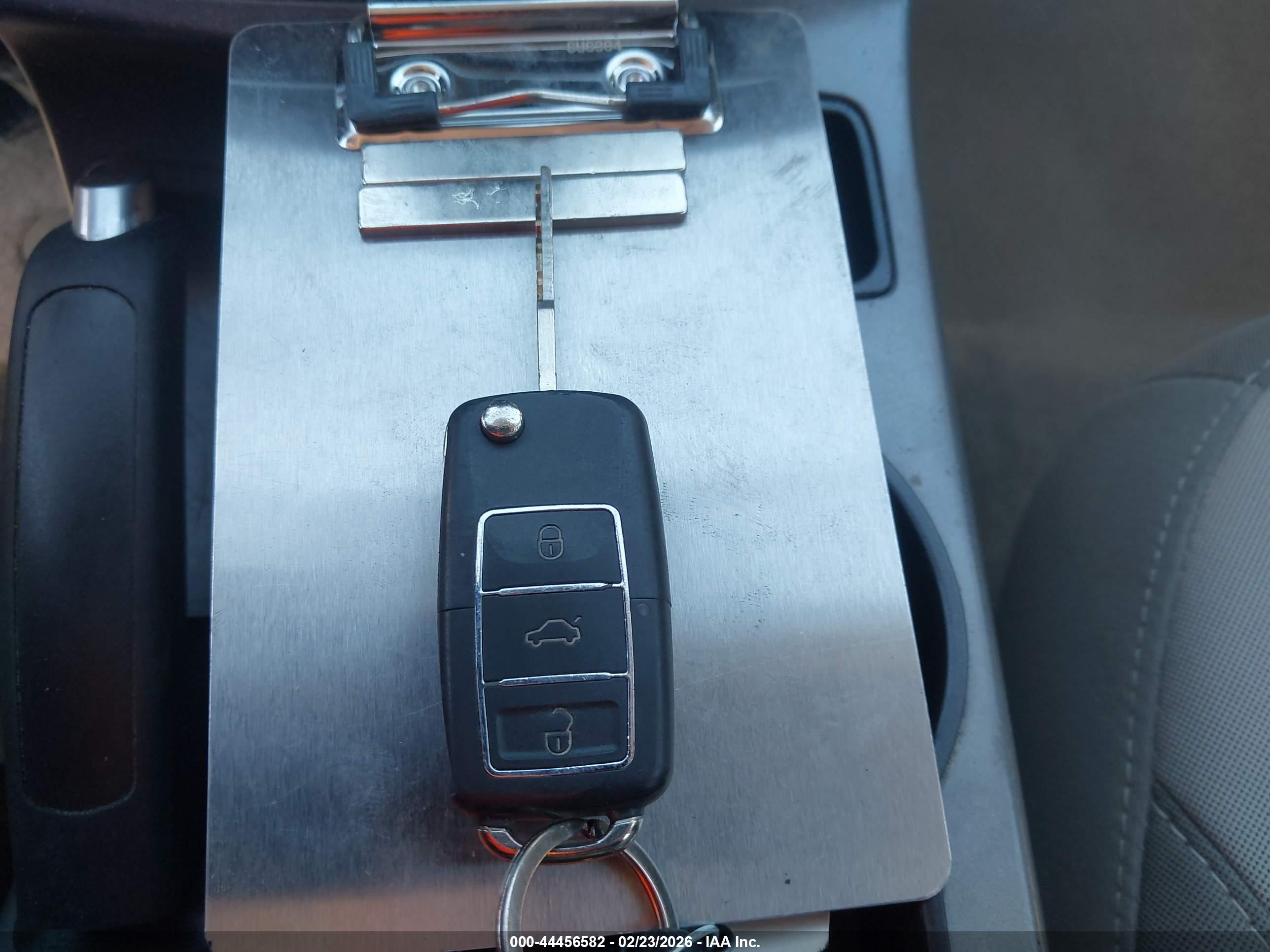 FORD ESCAPE image 11