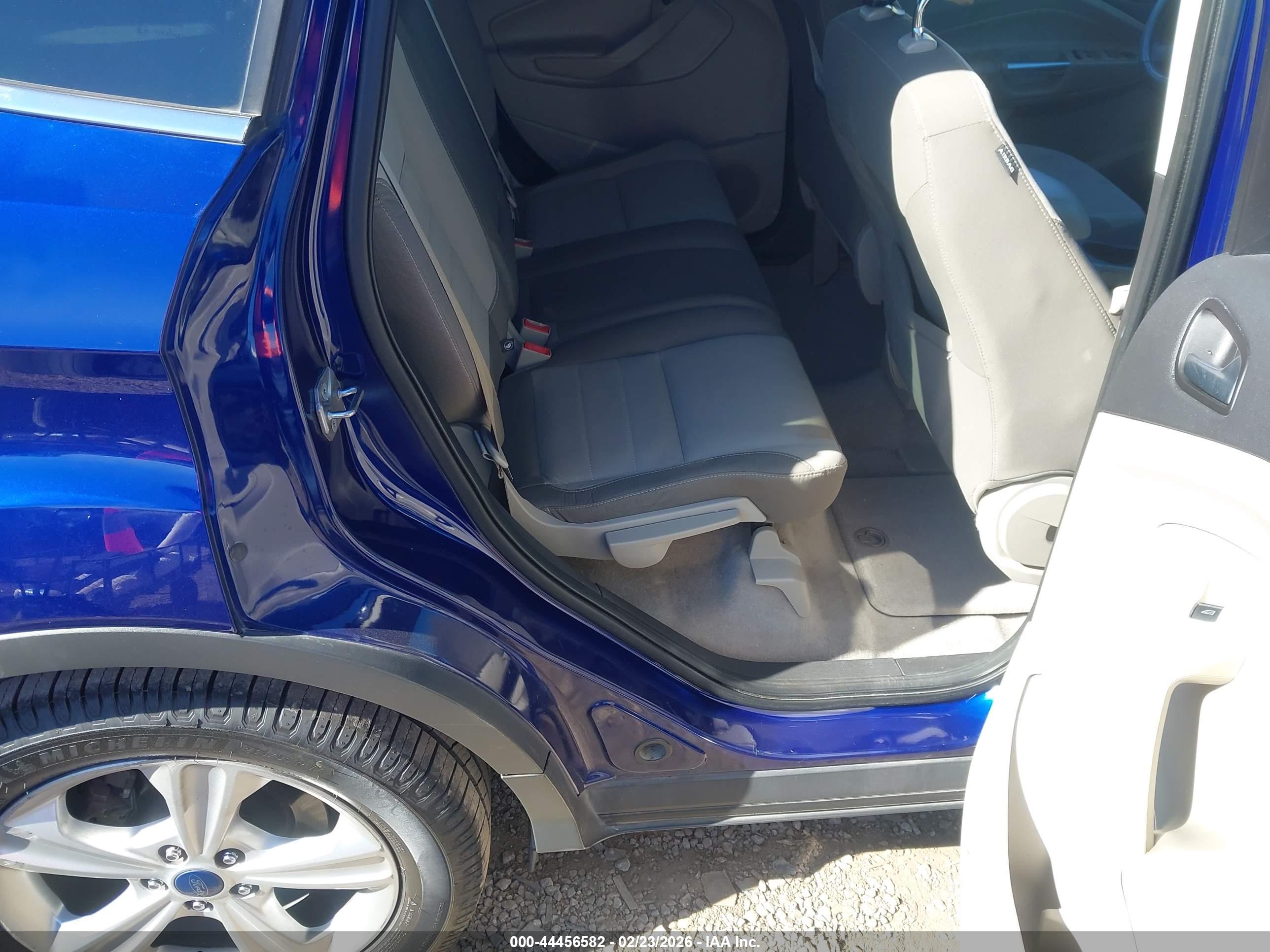 FORD ESCAPE image 8