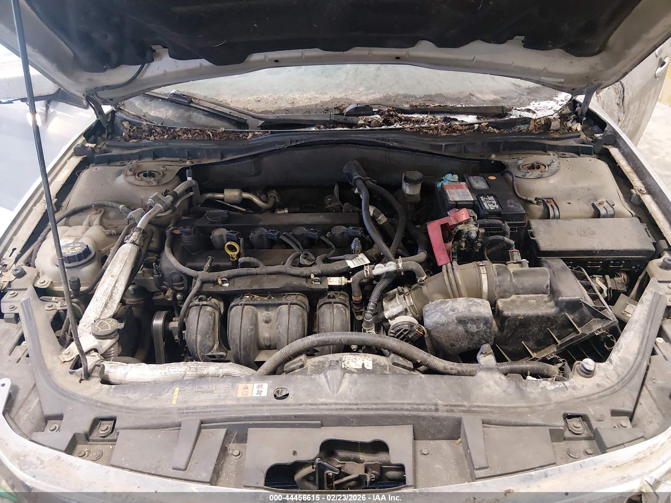 FORD FUSION image 10