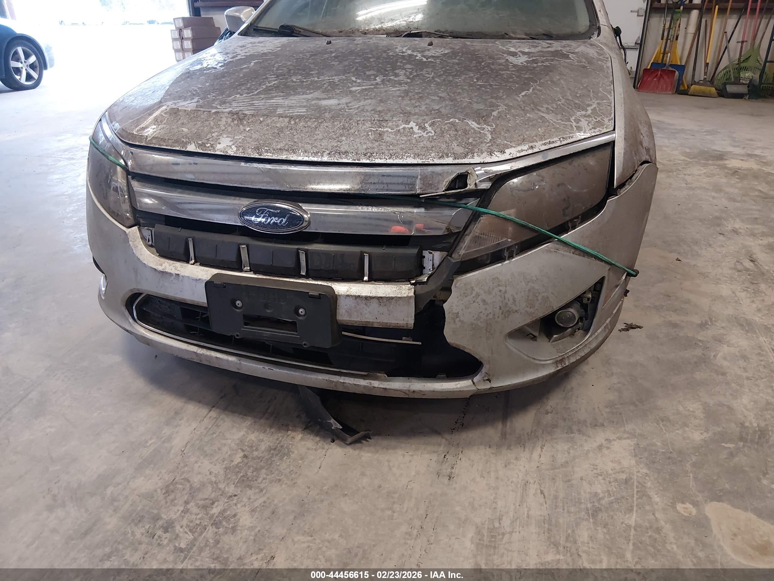 FORD FUSION image 6