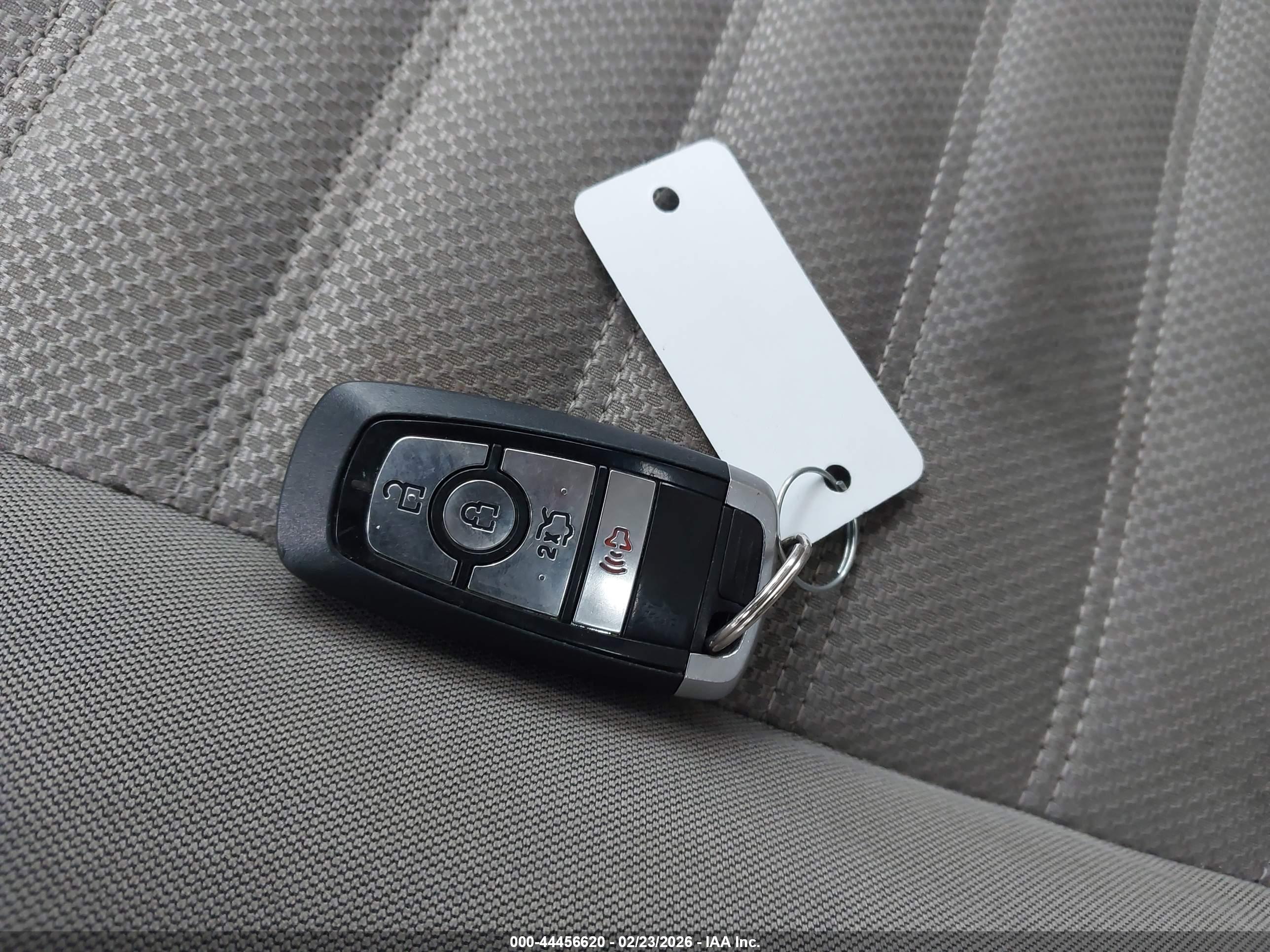 FORD FUSION image 11