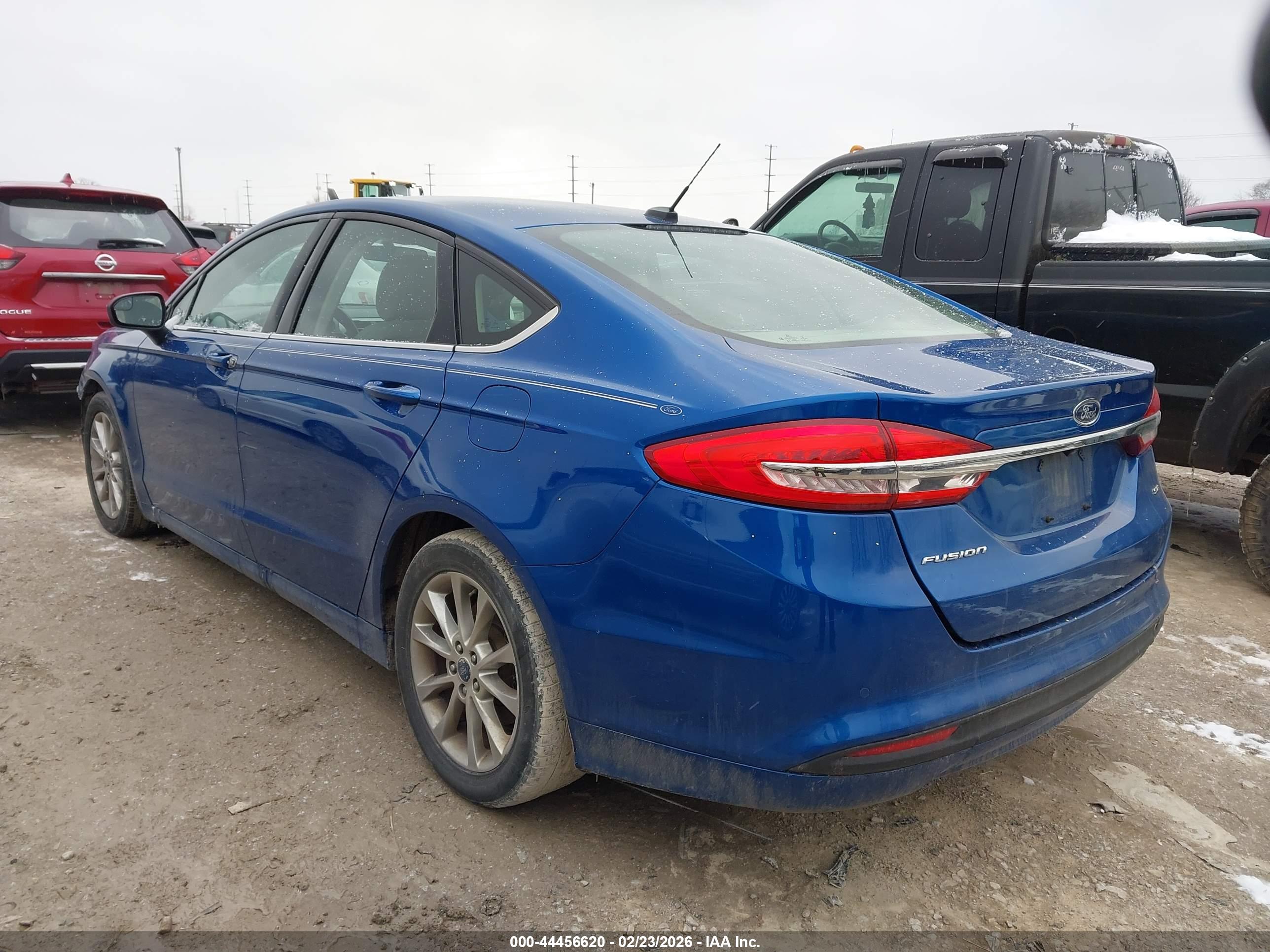 FORD FUSION image 3