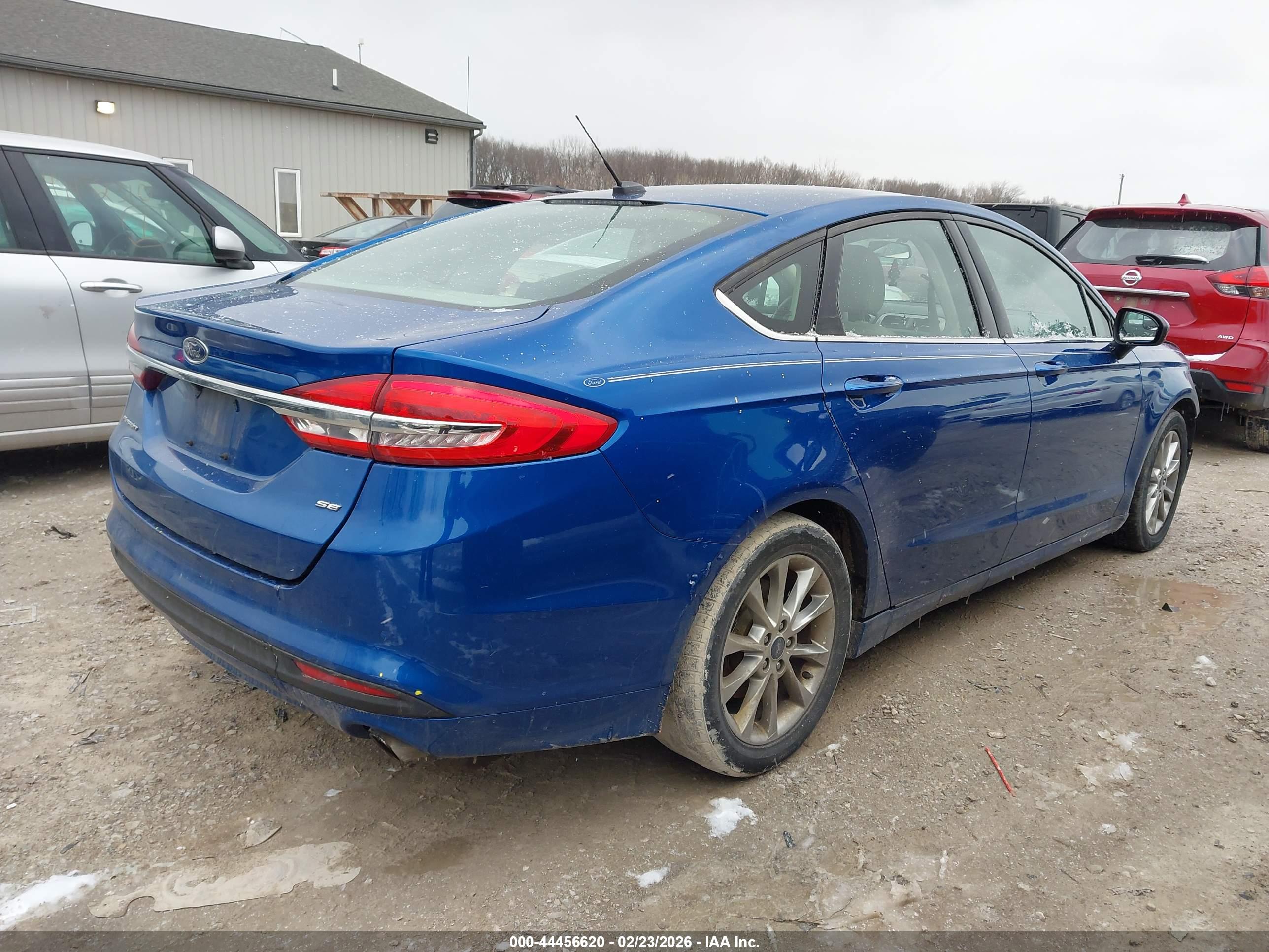 FORD FUSION image 4