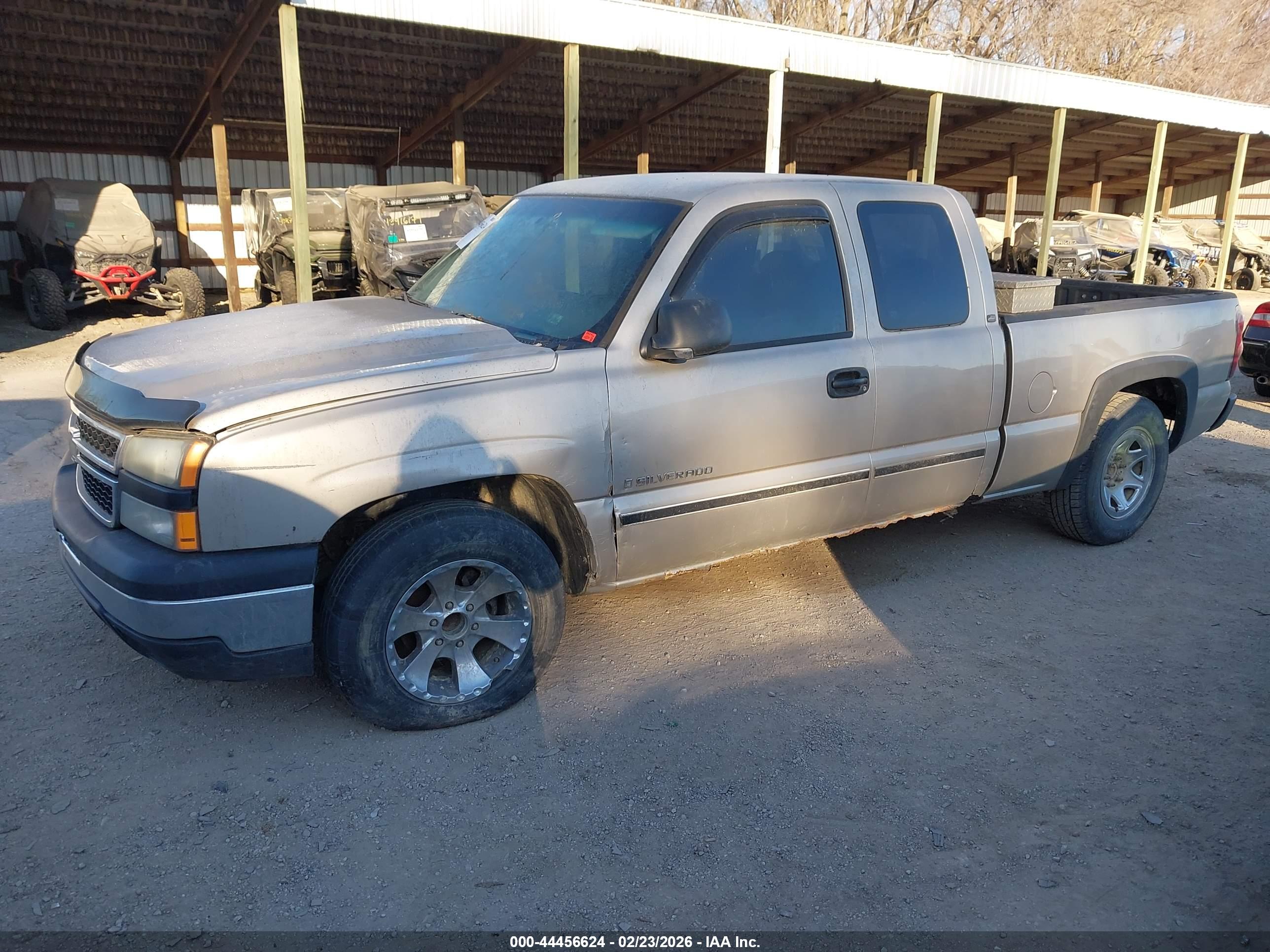 CHEVROLET SILVERADO image 2