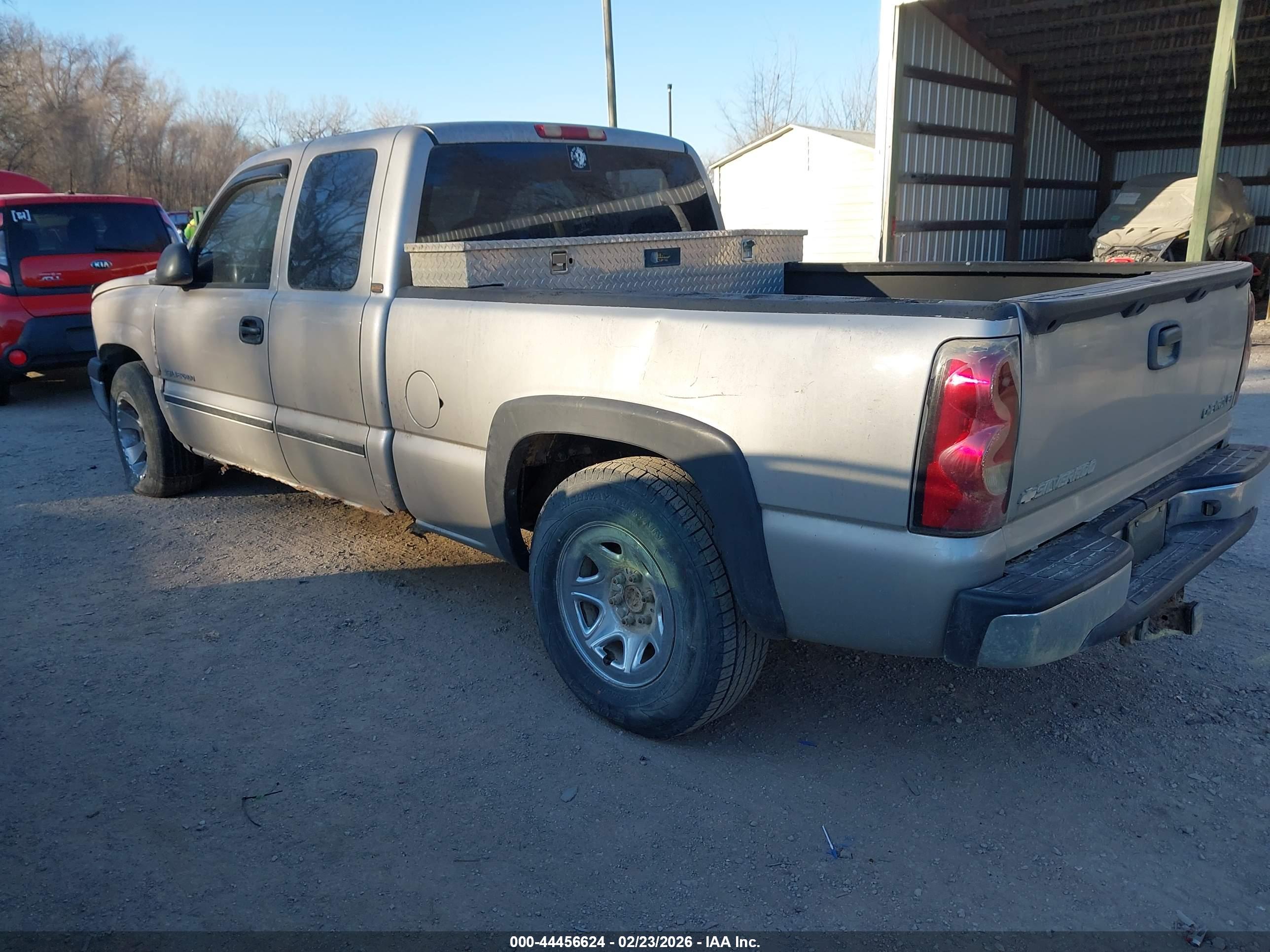 CHEVROLET SILVERADO image 3