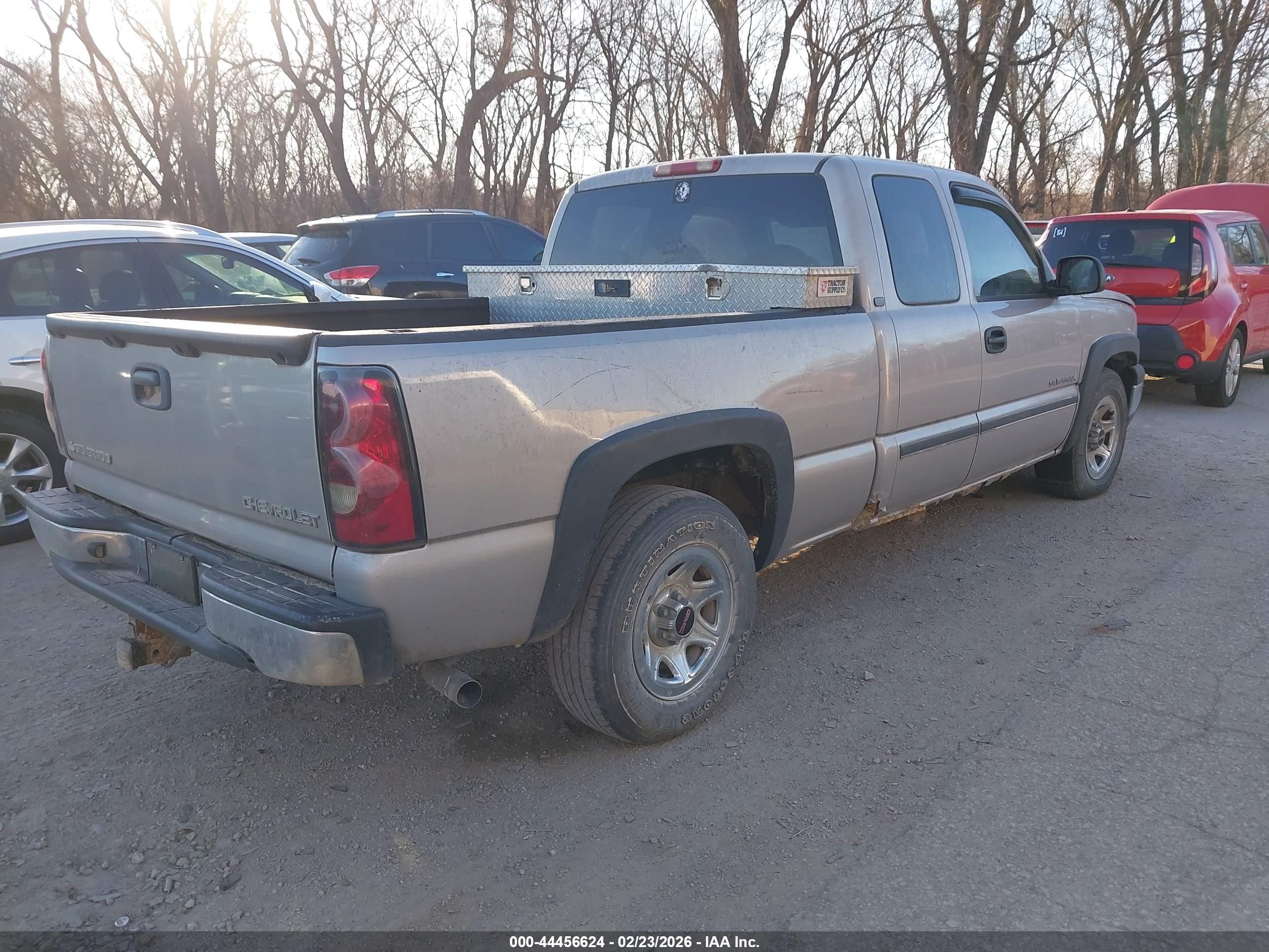 CHEVROLET SILVERADO image 4