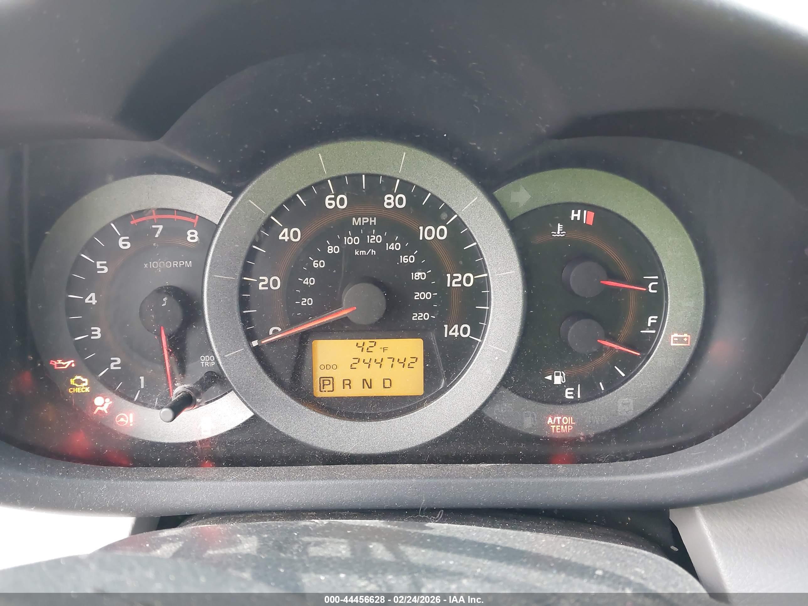 TOYOTA RAV4 image 7