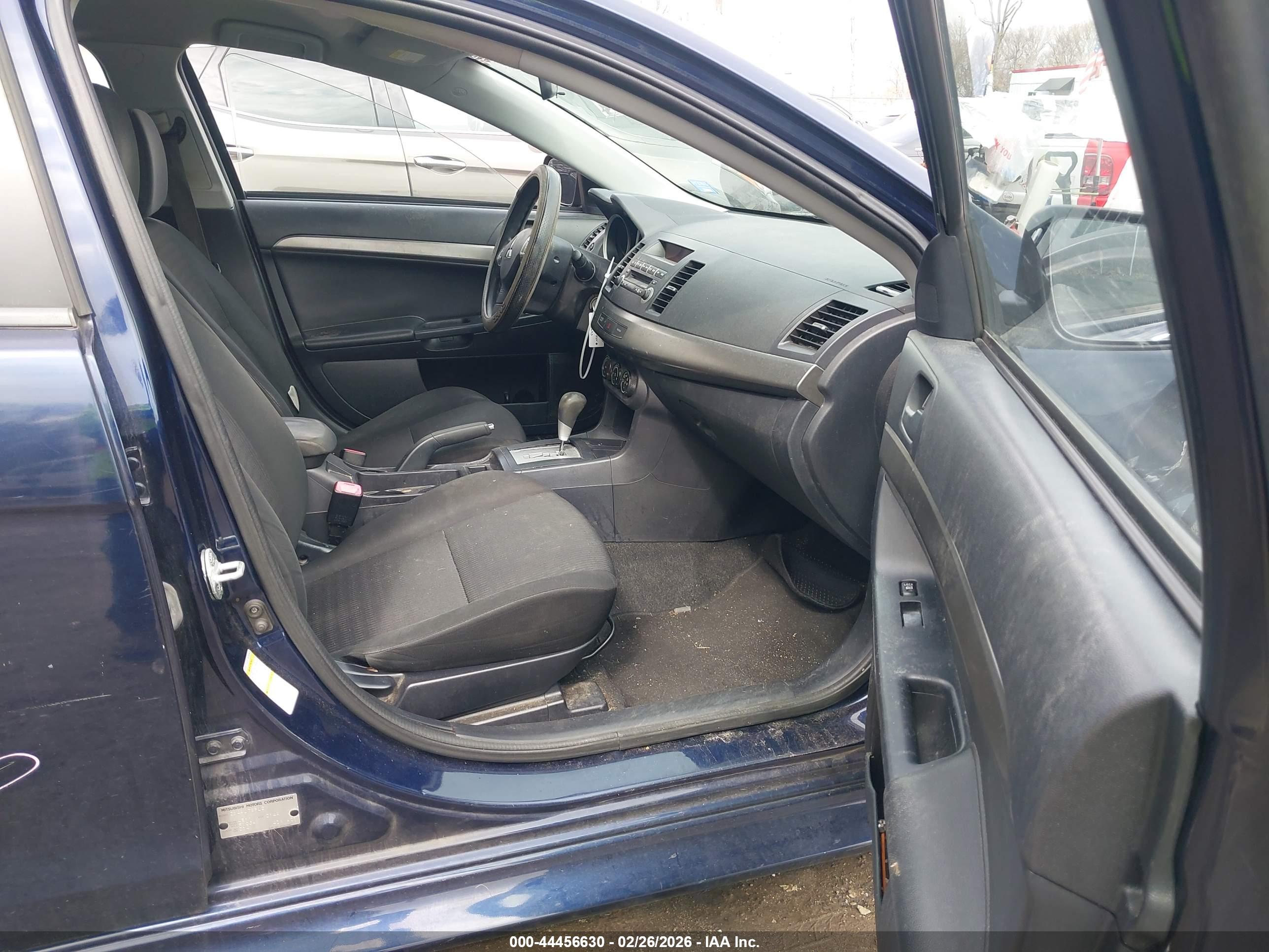 MITSUBISHI LANCER image 5