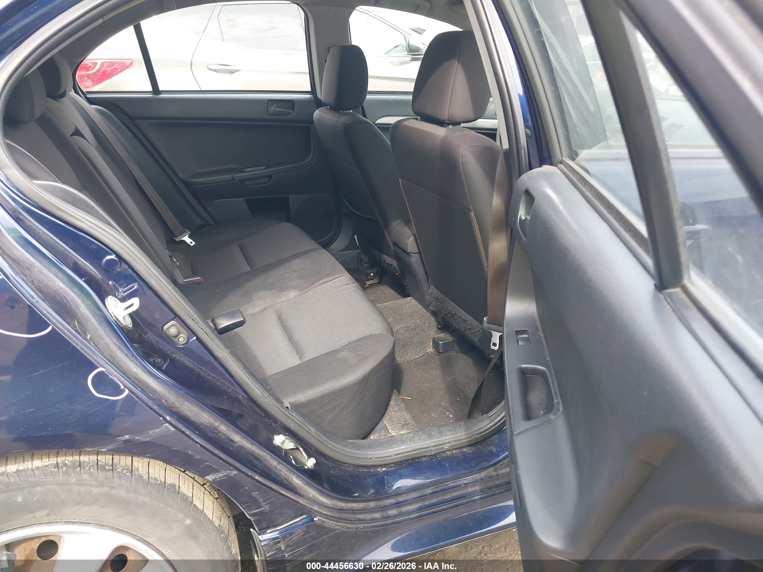 MITSUBISHI LANCER image 8