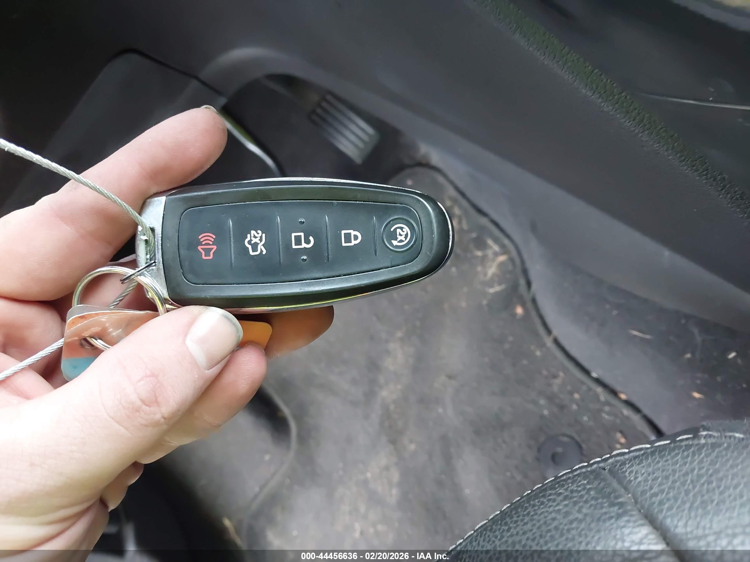 FORD ESCAPE image 11