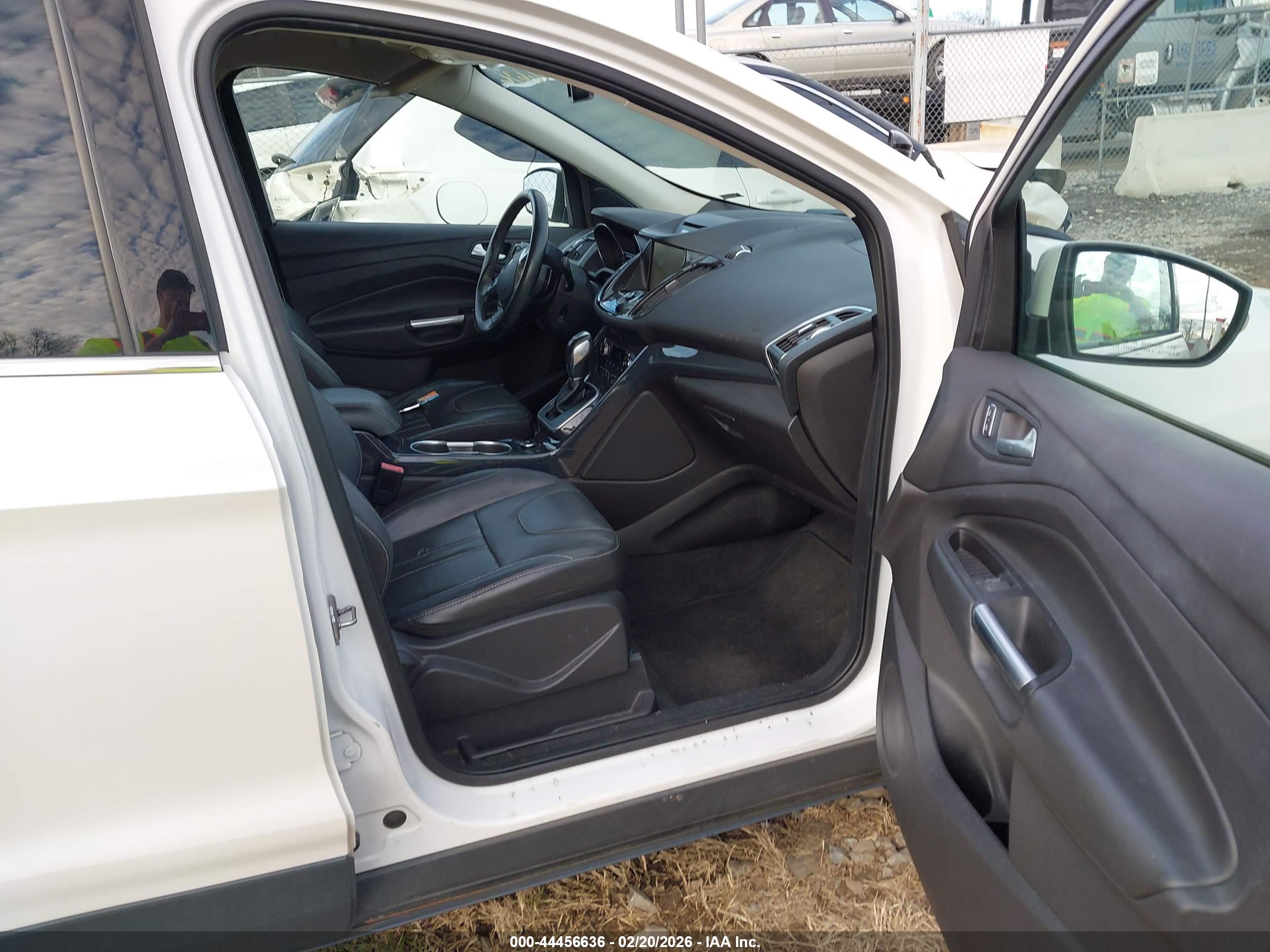 FORD ESCAPE image 5