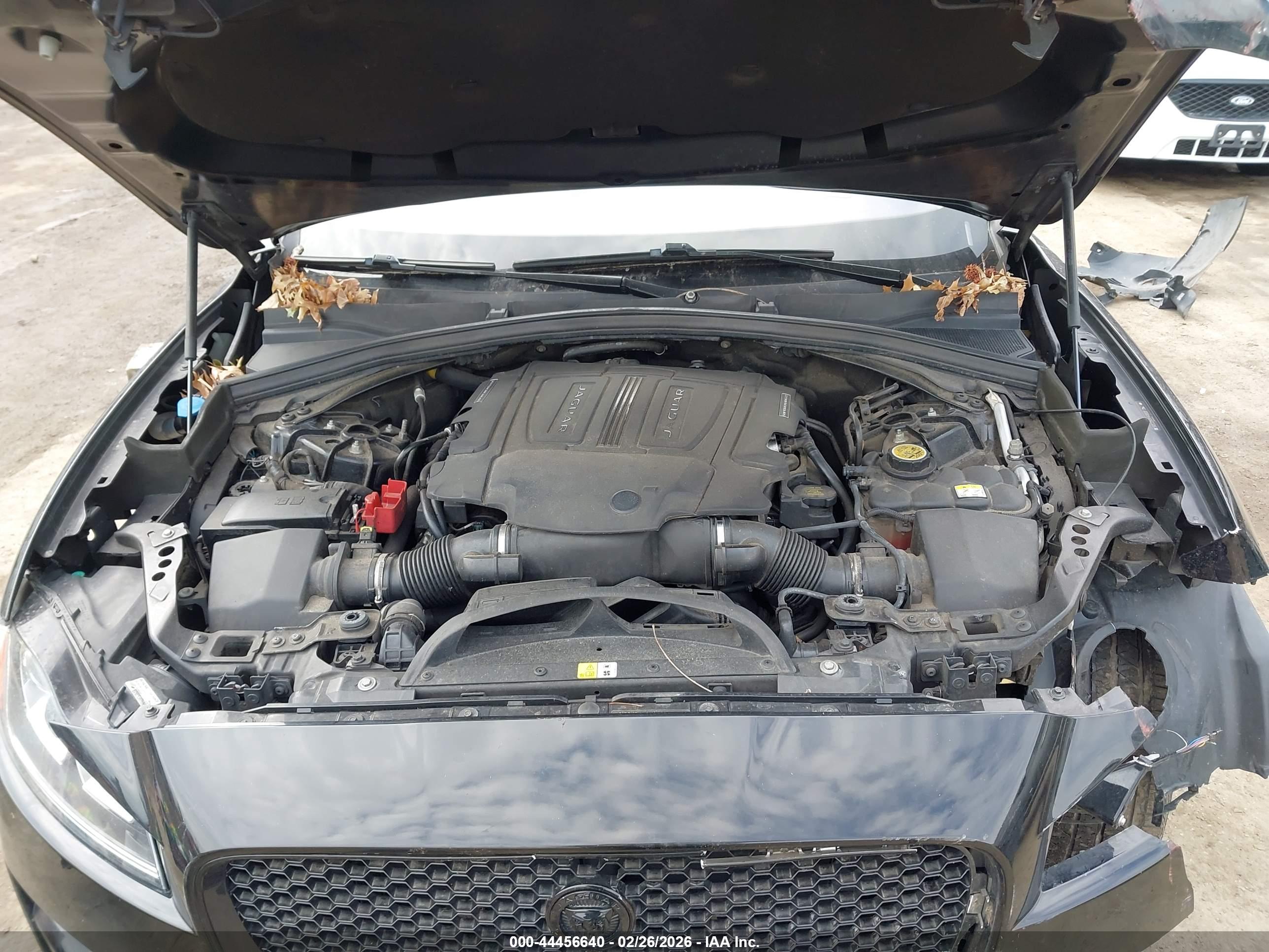 JAGUAR F-PACE image 10