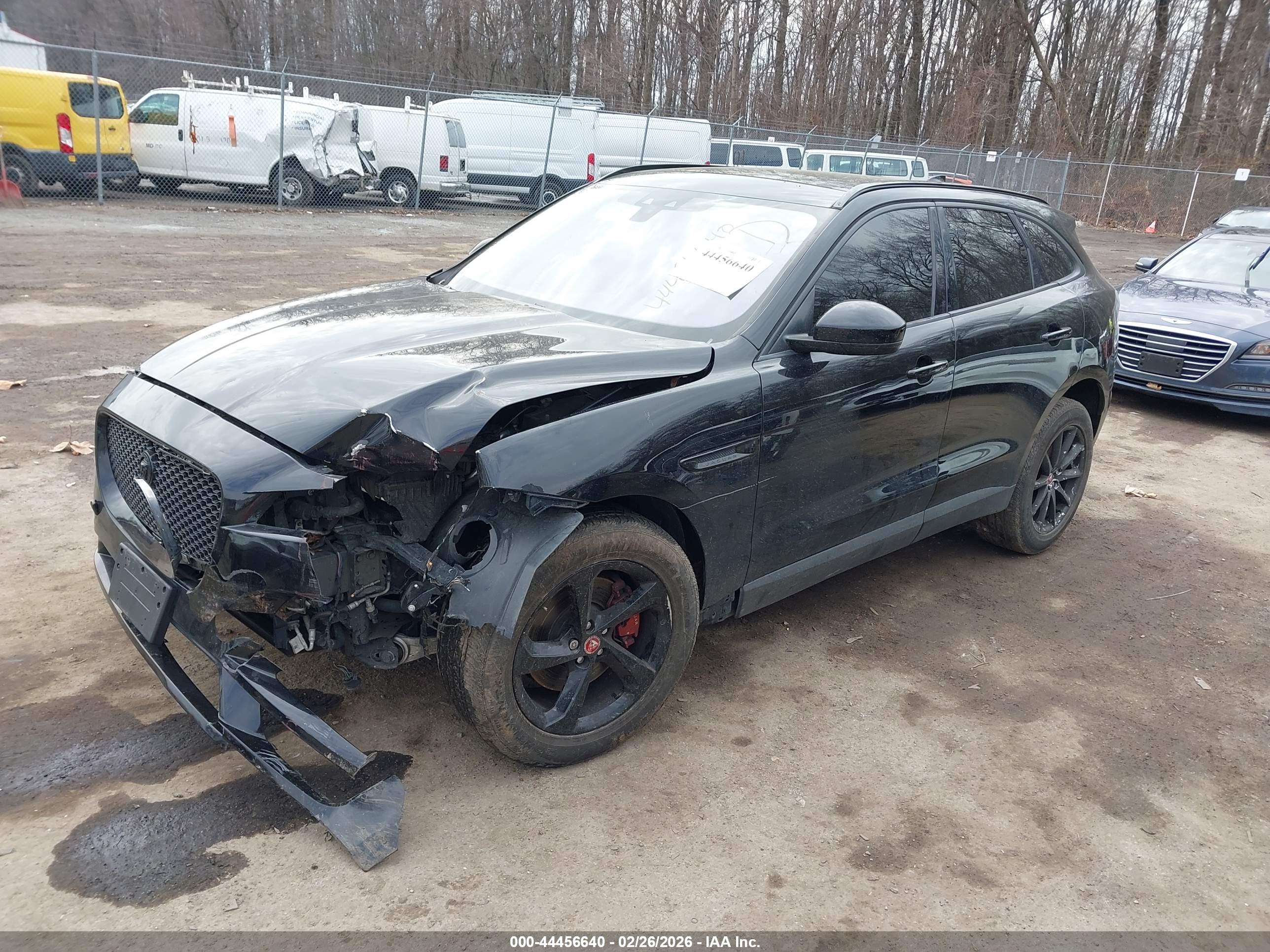 JAGUAR F-PACE image 2