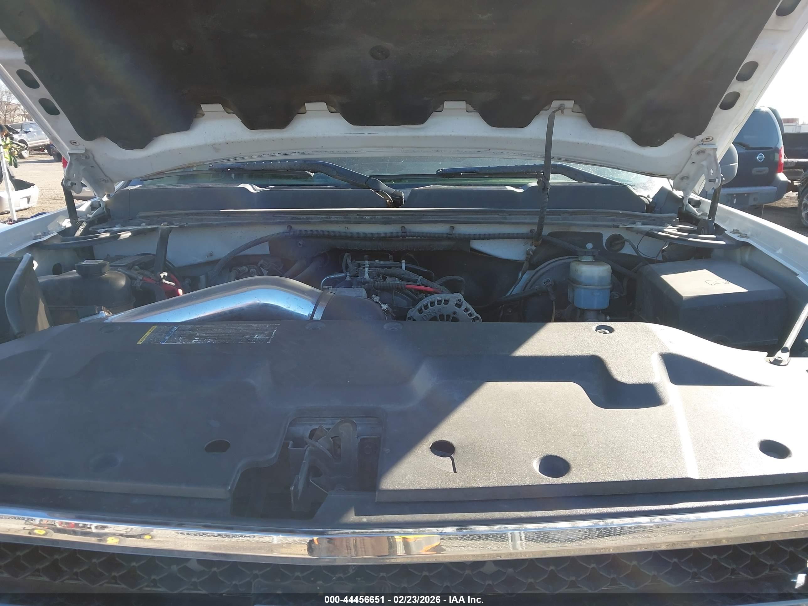 CHEVROLET SILVERADO image 10