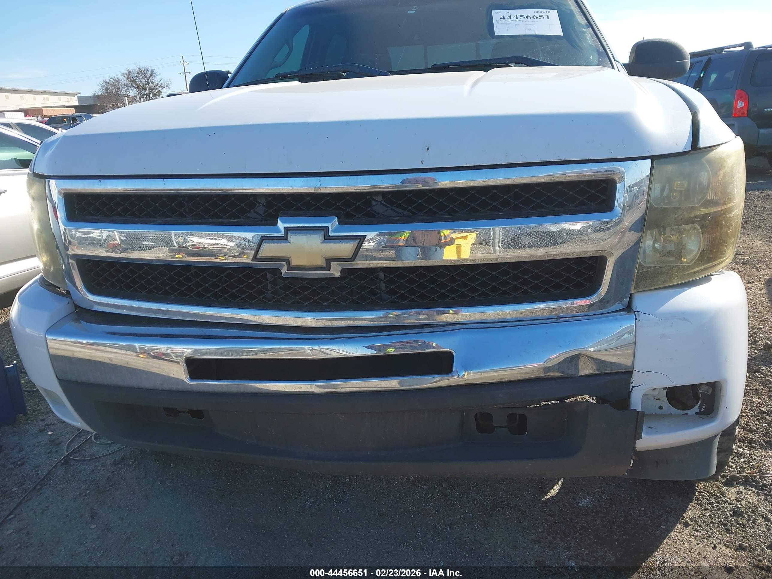 CHEVROLET SILVERADO image 6