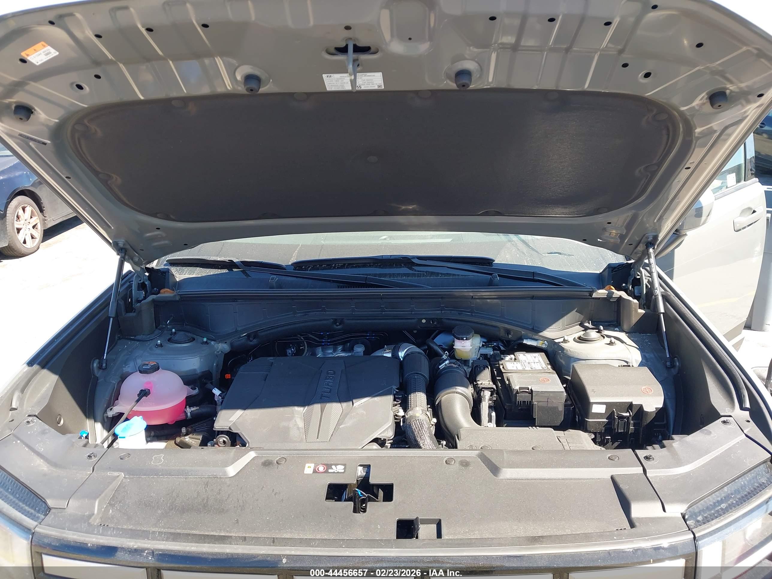 HYUNDAI SANTA image 10