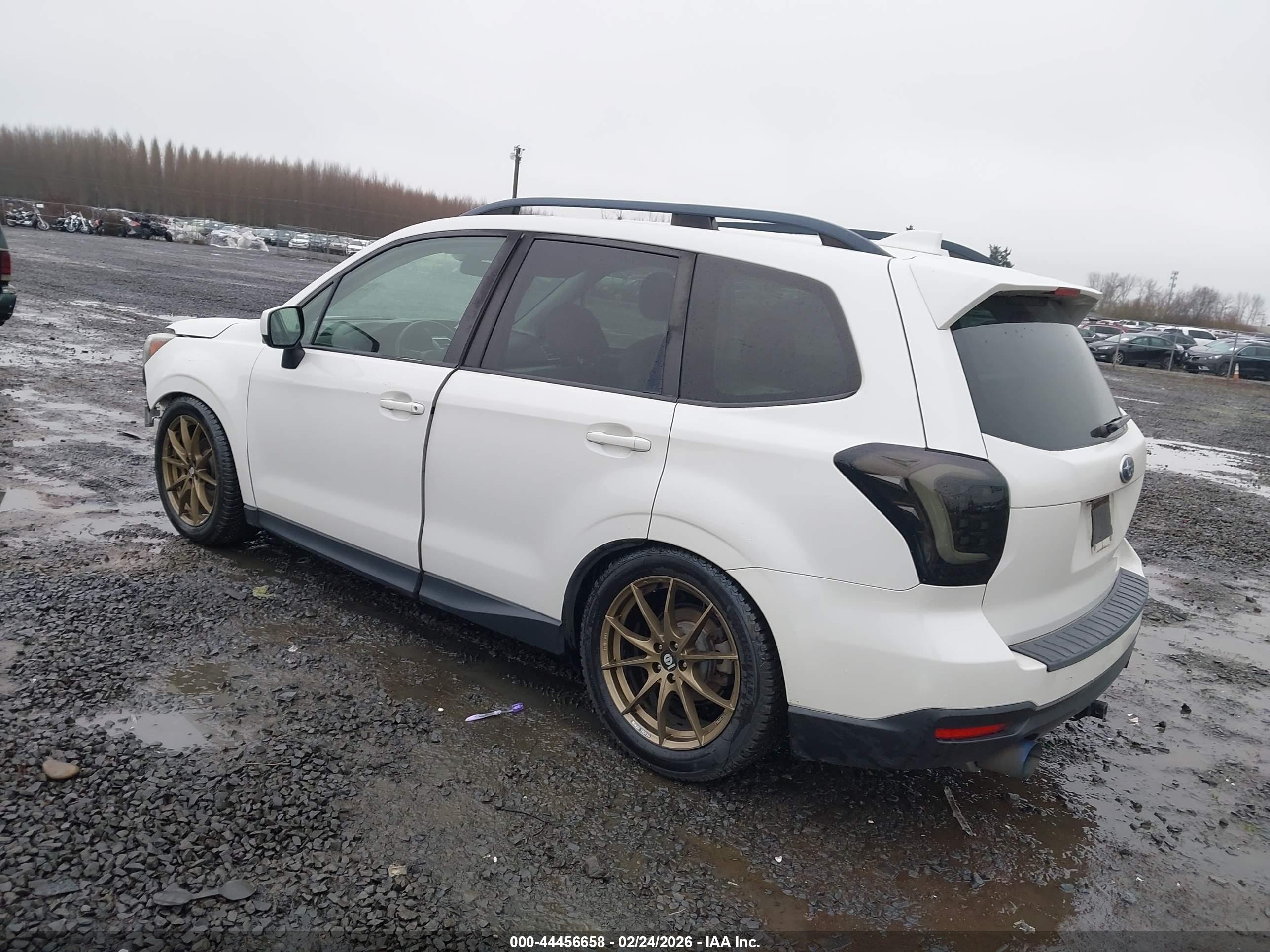 SUBARU FORESTER image 3