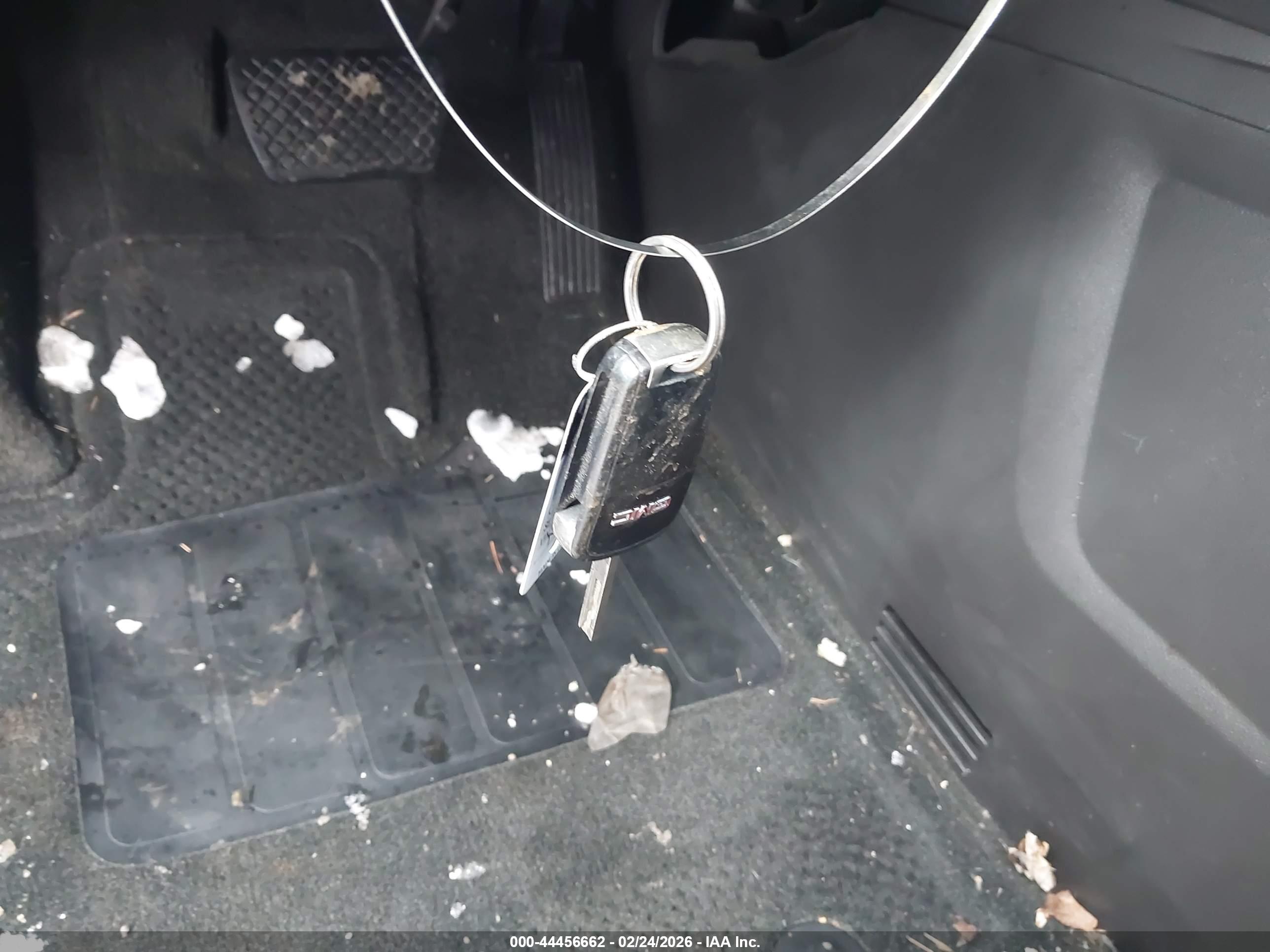 GMC TERRAIN image 11