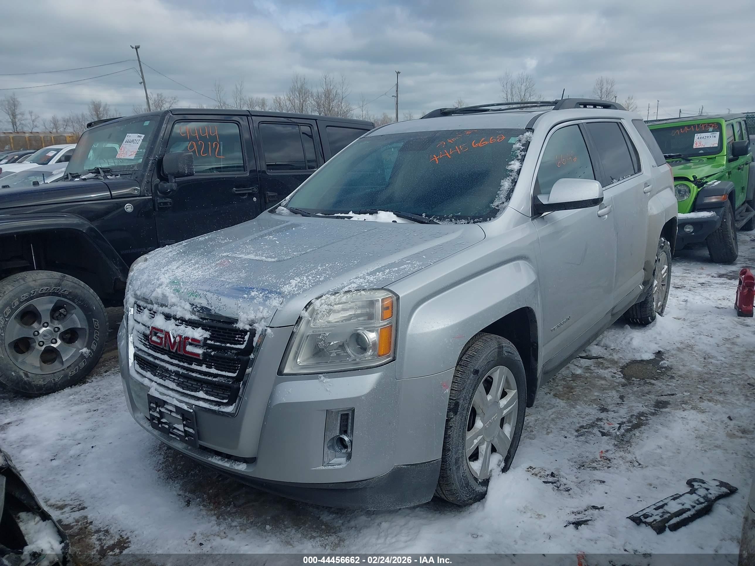 GMC TERRAIN image 2