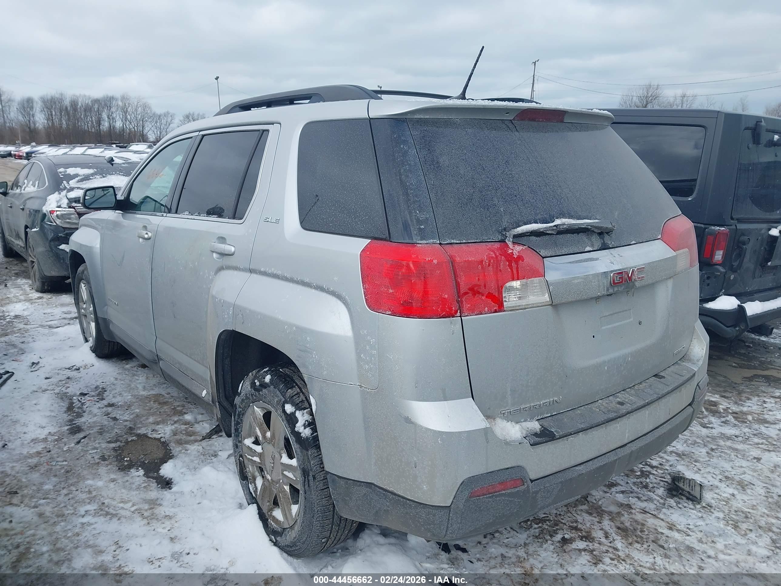 GMC TERRAIN image 3
