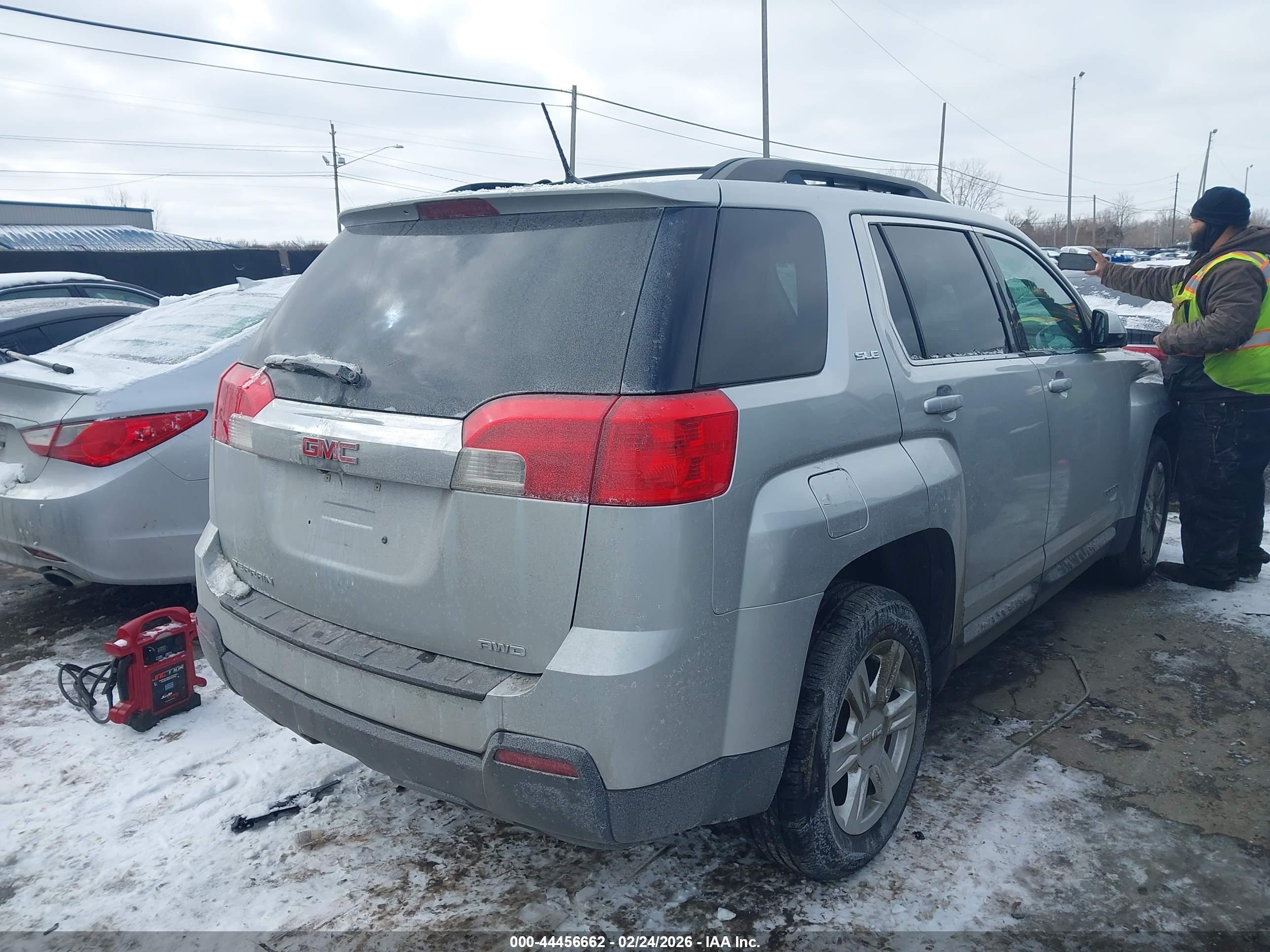 GMC TERRAIN image 4