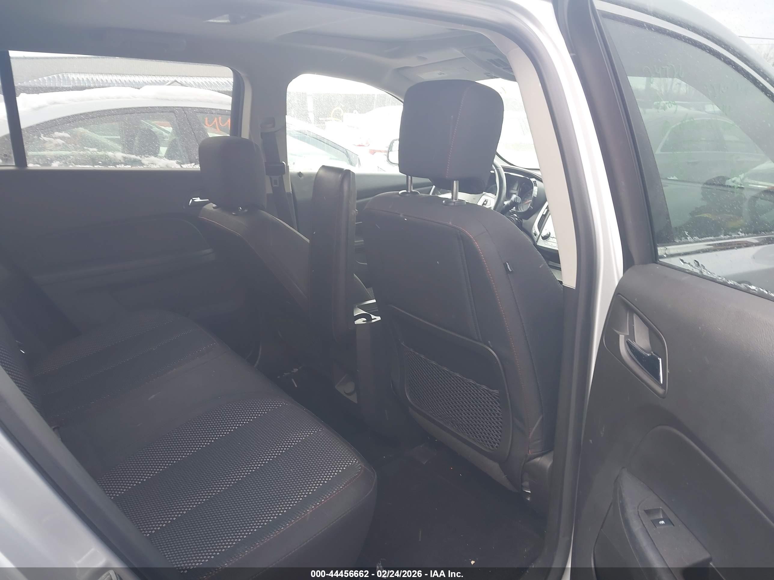 GMC TERRAIN image 8