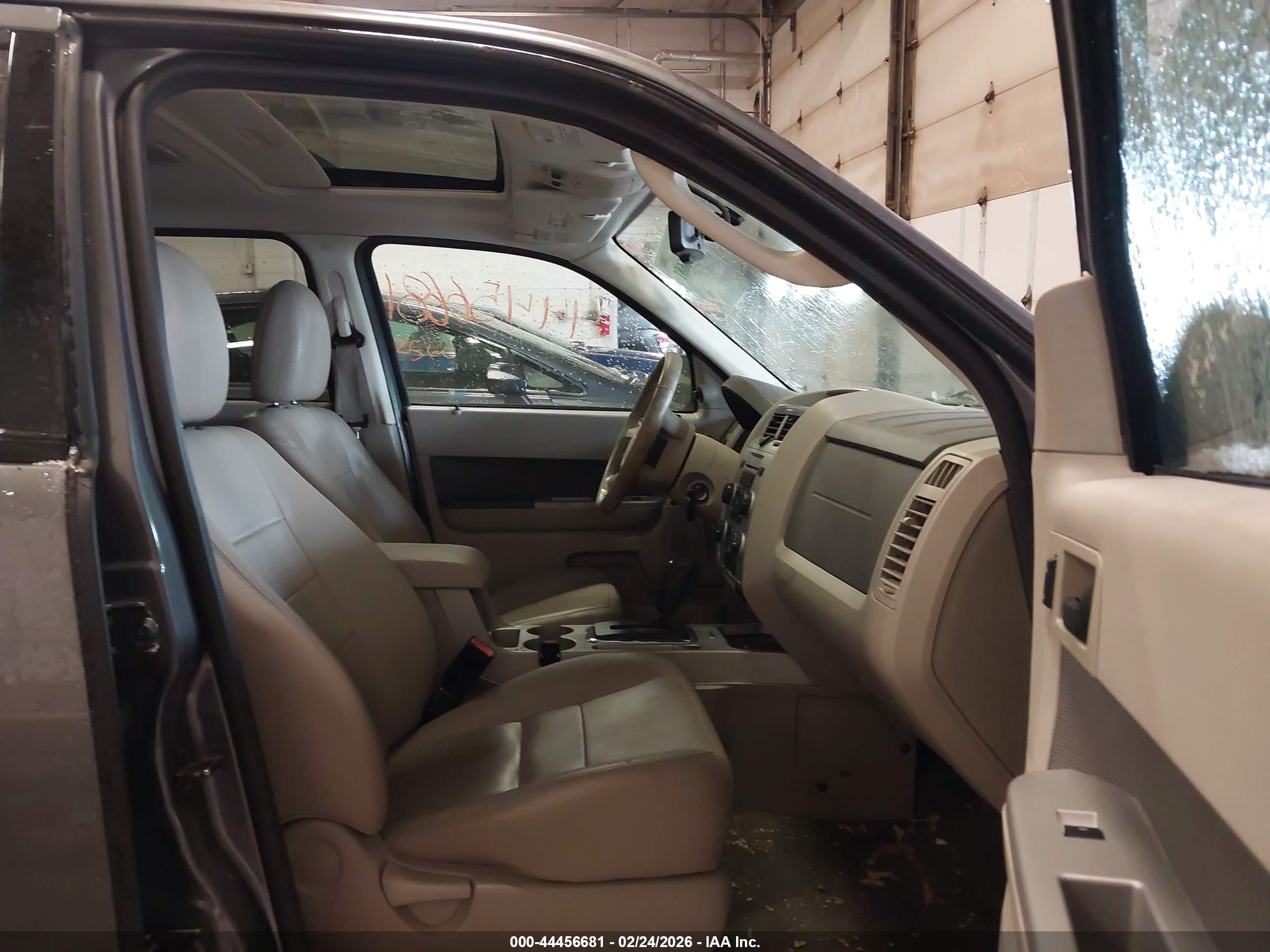 FORD ESCAPE image 5
