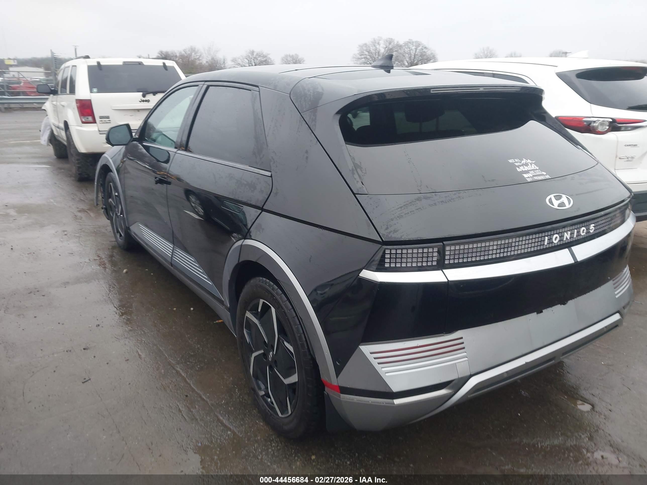 HYUNDAI IONIQ image 3