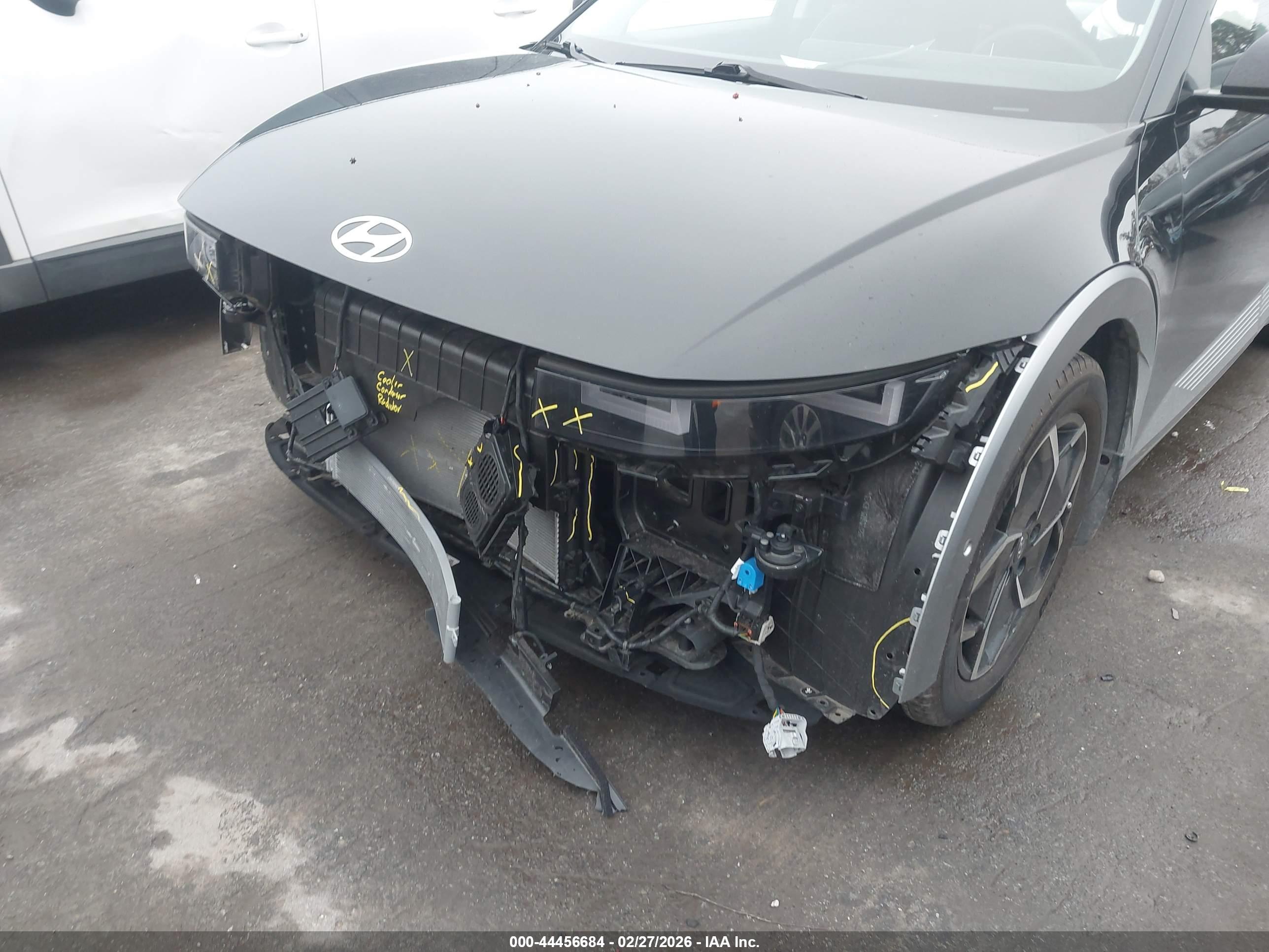 HYUNDAI IONIQ image 6