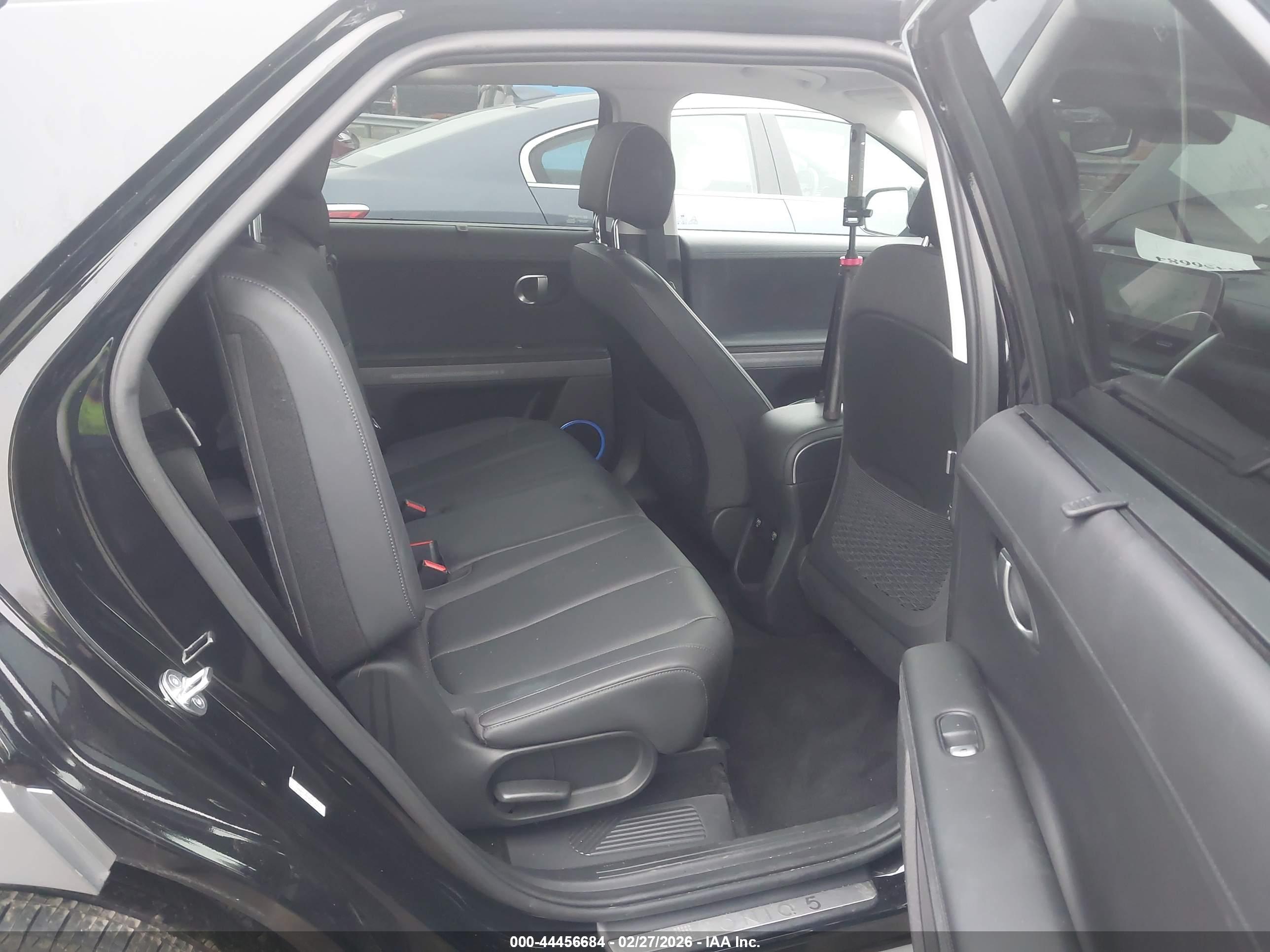 HYUNDAI IONIQ image 8