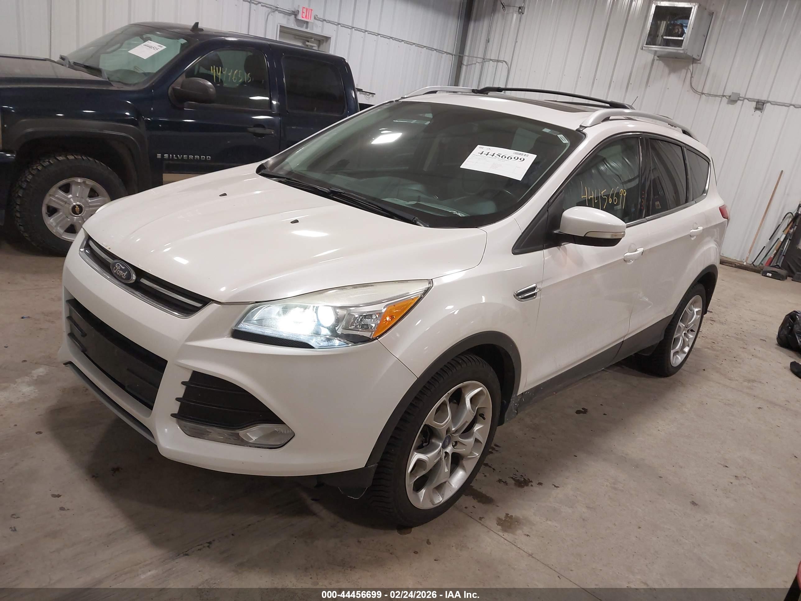 FORD ESCAPE image 2