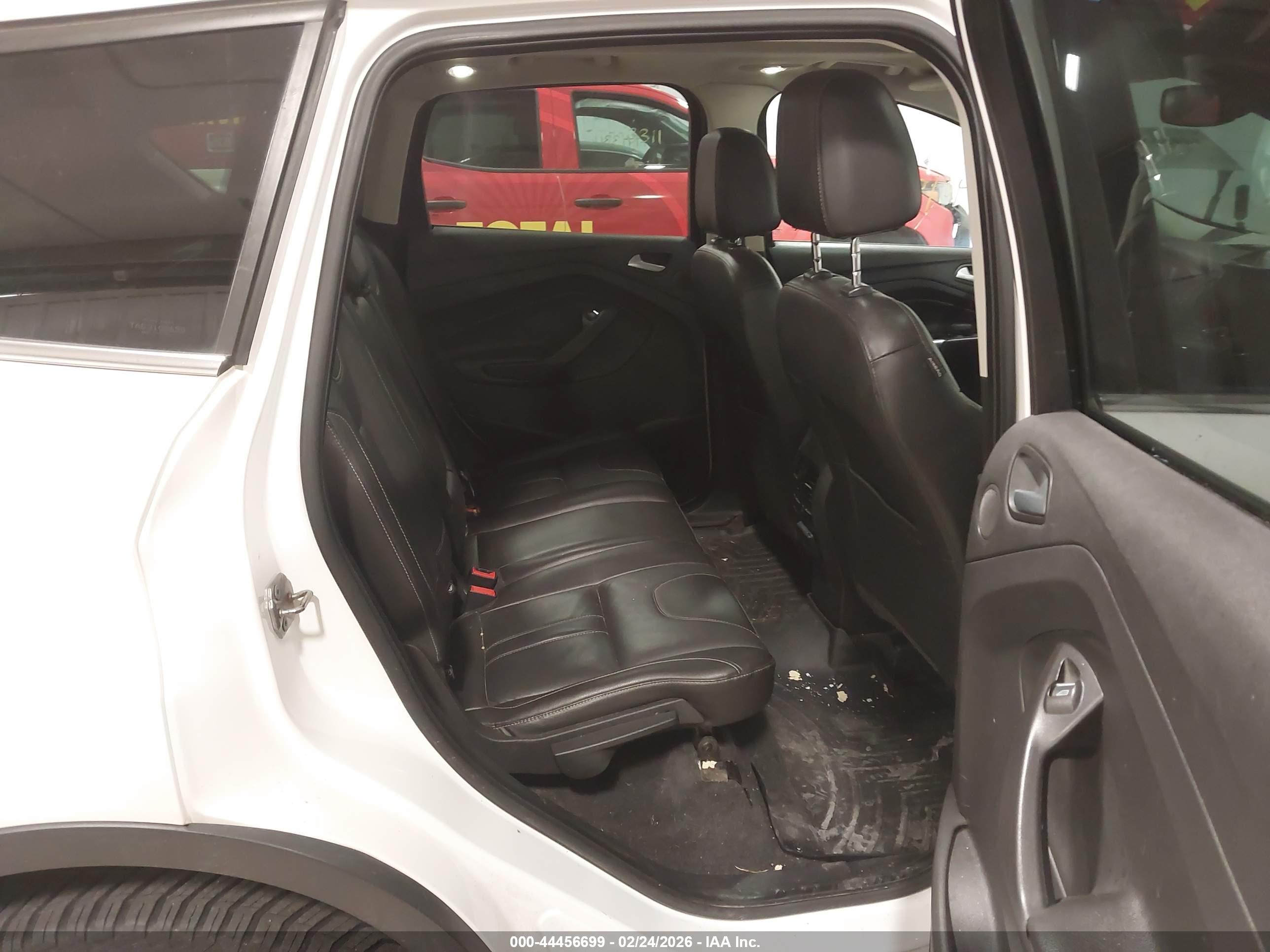 FORD ESCAPE image 8