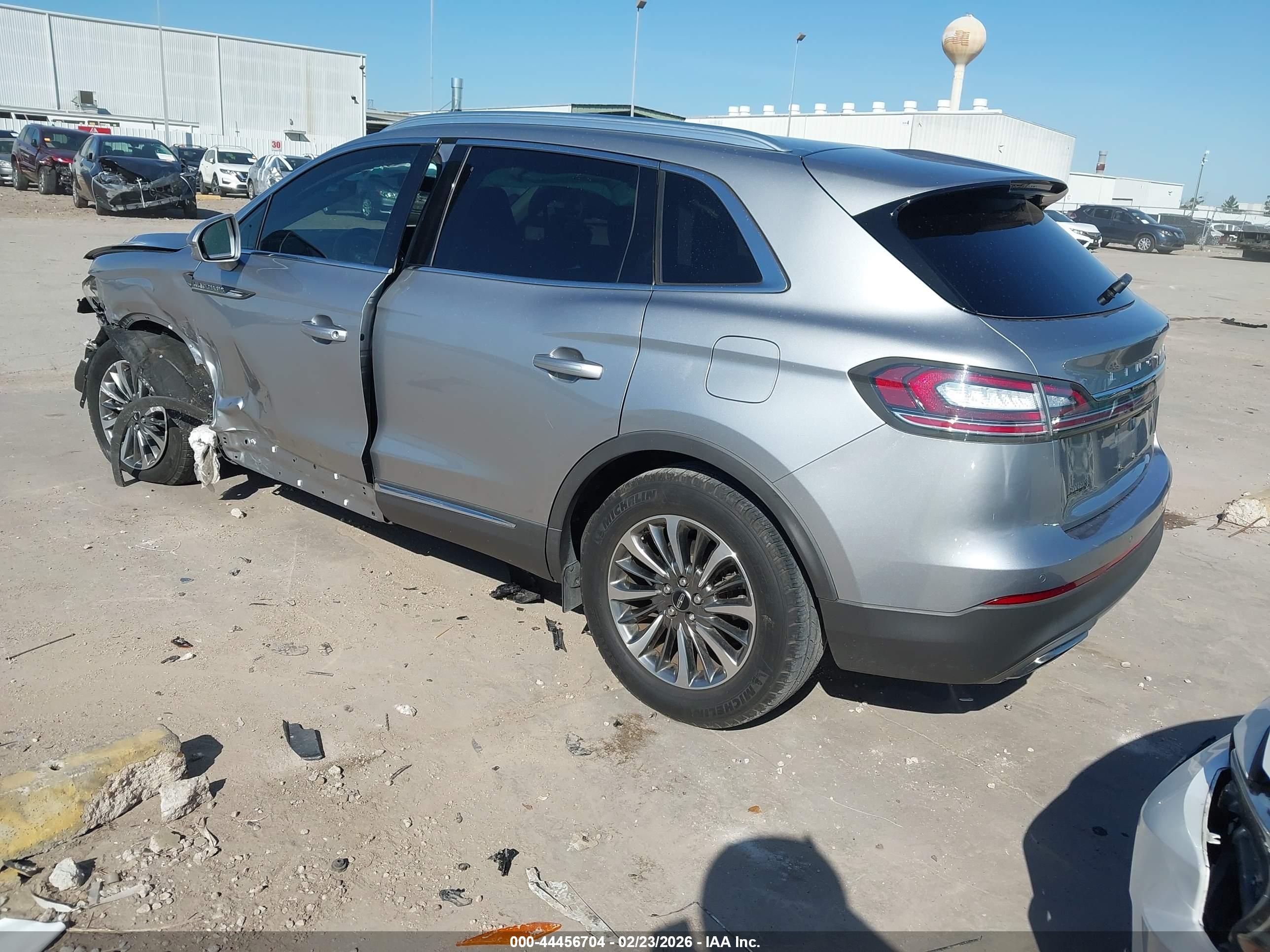 LINCOLN NAUTILUS image 3